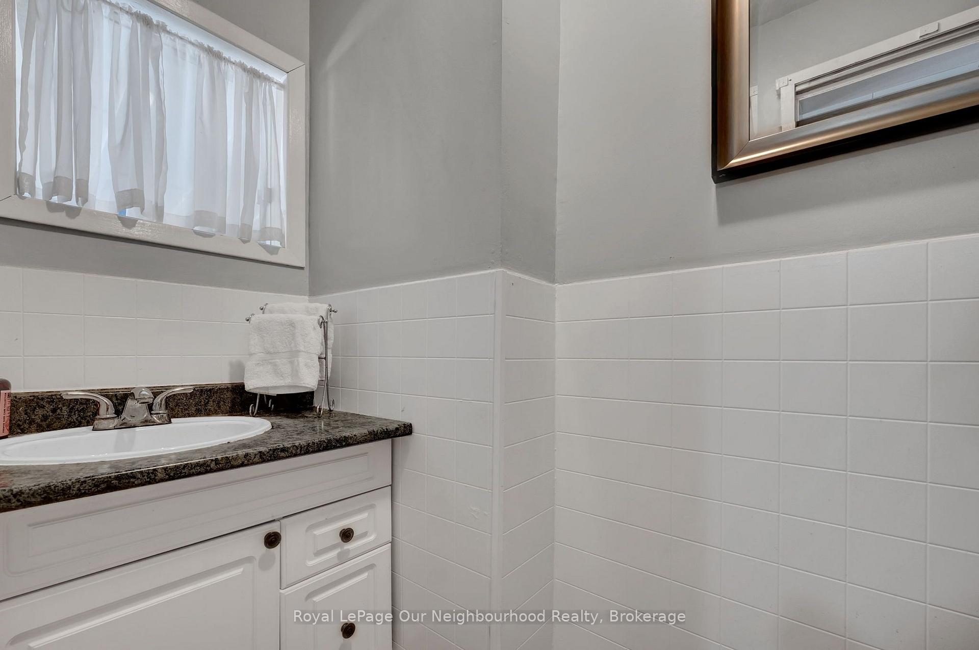Photo 24 of 66 Wellington Street, Clarington, Bowmanville — HOMEH