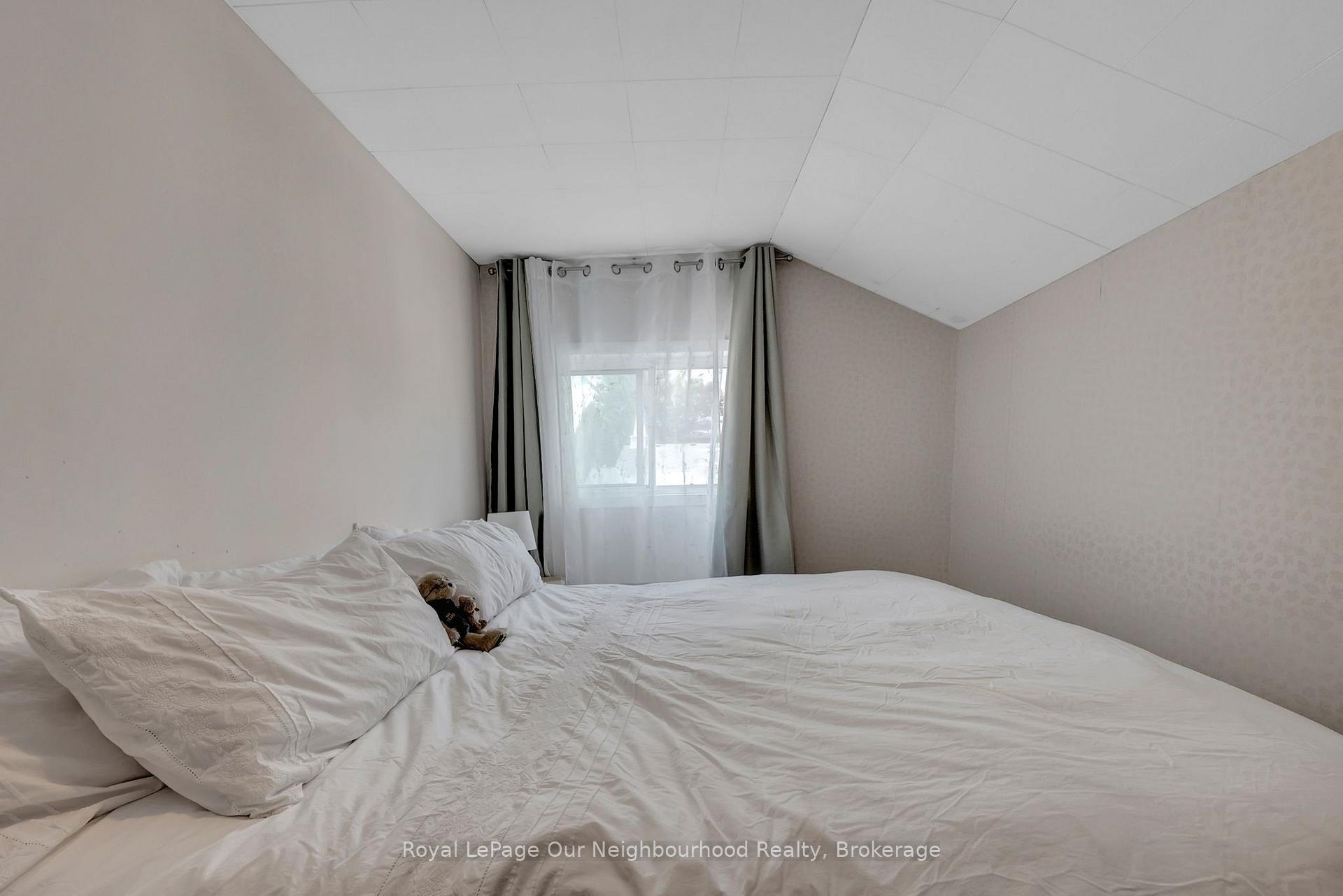 Photo 30 of 66 Wellington Street, Clarington, Bowmanville — HOMEH