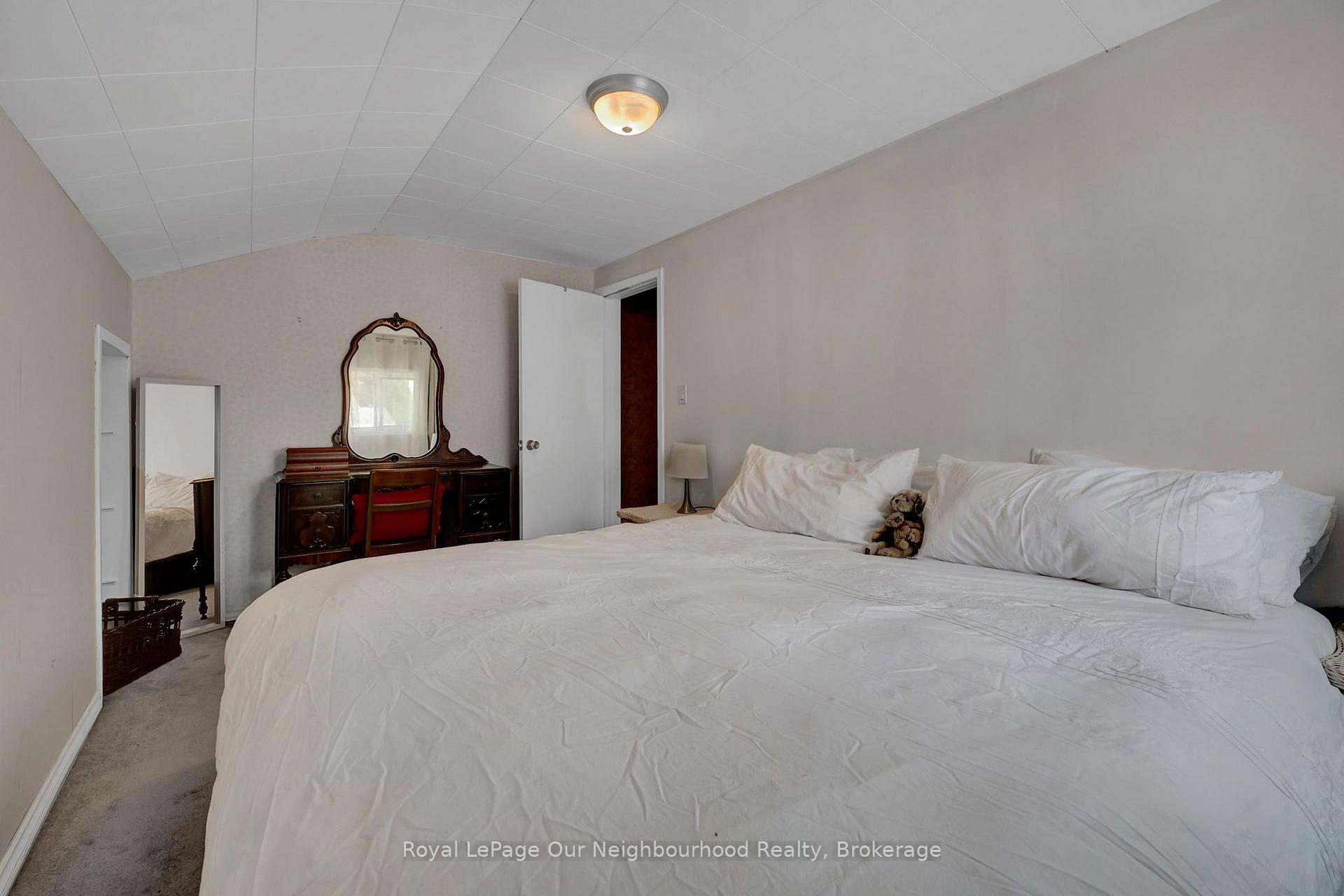 Photo 31 of 66 Wellington Street, Clarington, Bowmanville — HOMEH