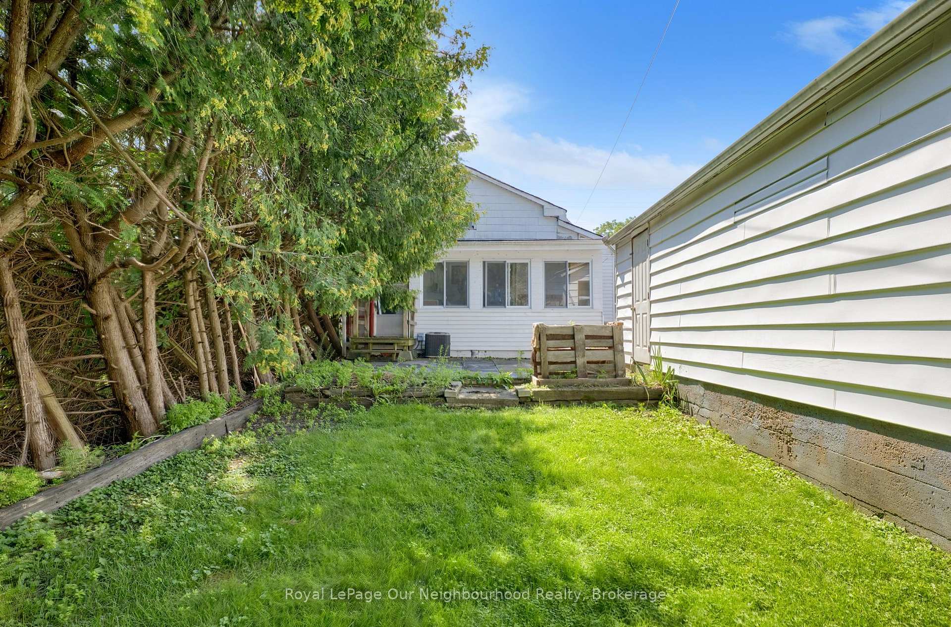 Photo 37 of 66 Wellington Street, Clarington, Bowmanville — HOMEH