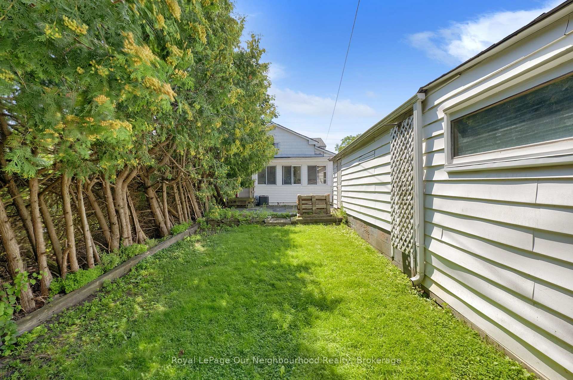 Photo 38 of 66 Wellington Street, Clarington, Bowmanville — HOMEH