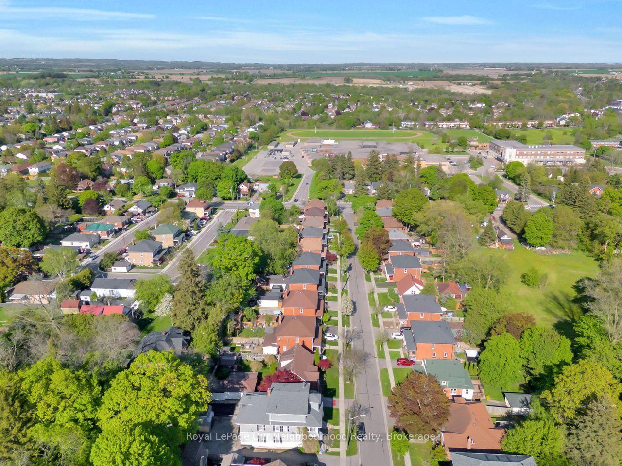 Photo 45 of 66 Wellington Street, Clarington, Bowmanville — HOMEH