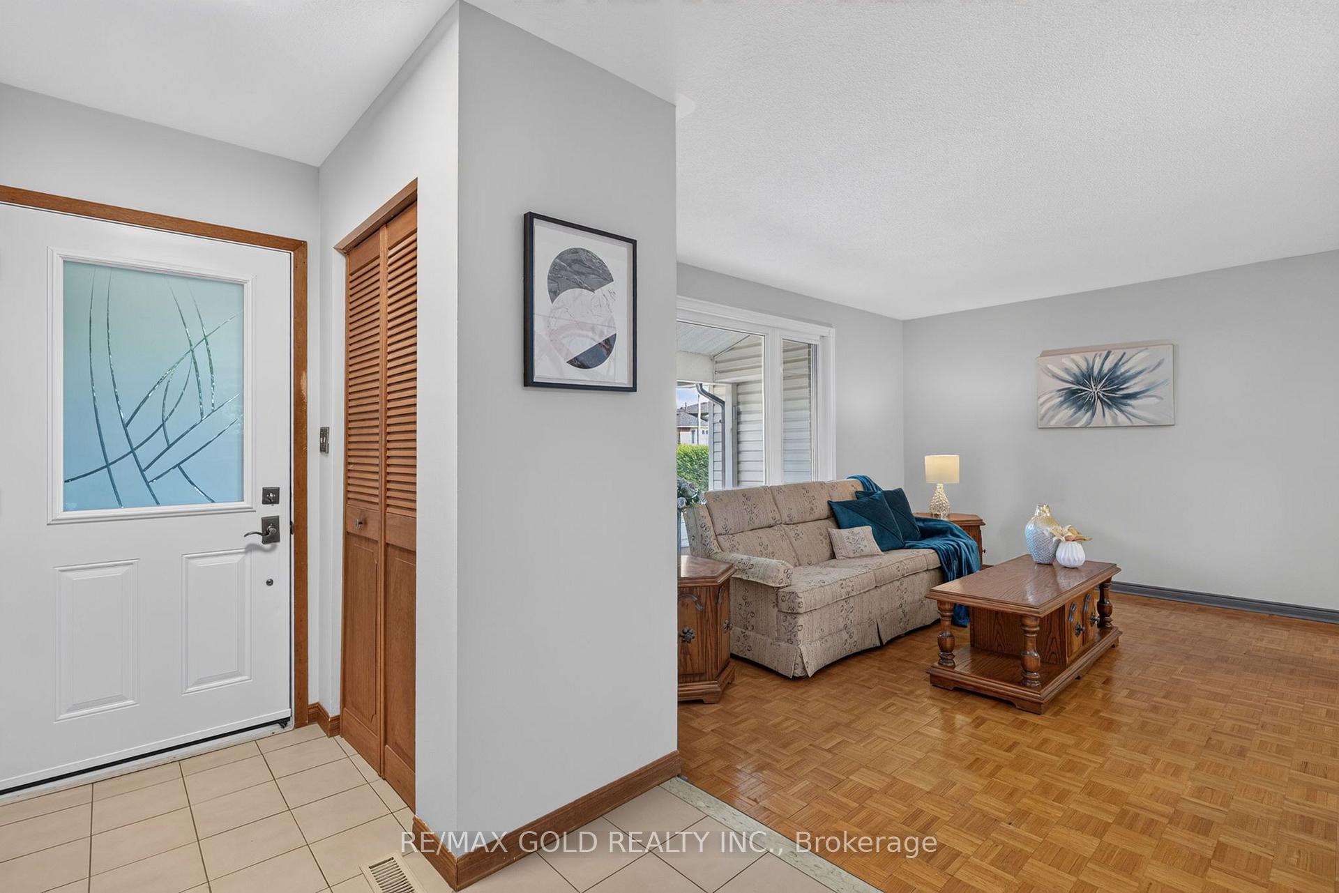 Photo 5 of 18 Esplanade Road, Brampton, Southgate — HOMEH
