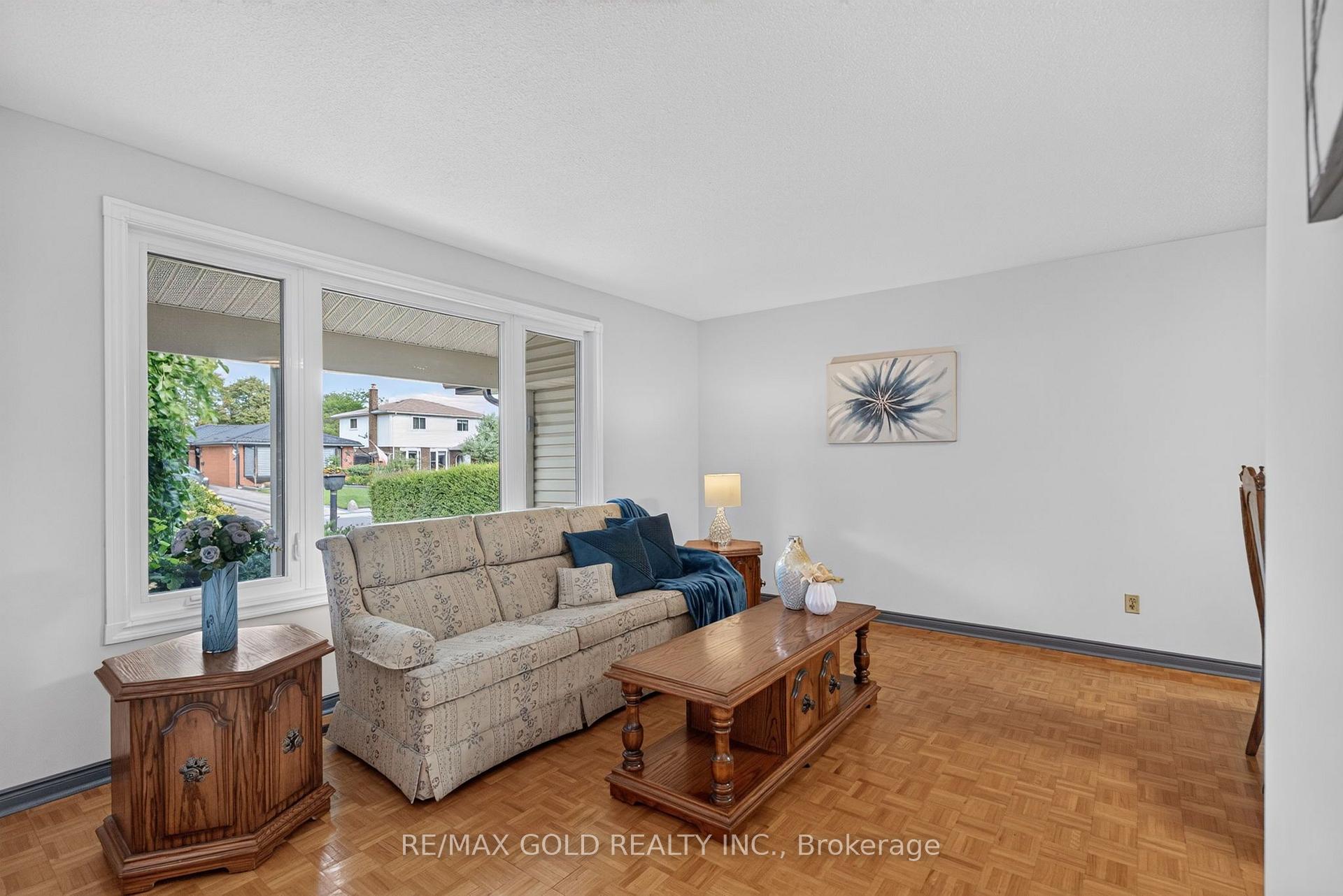 Photo 6 of 18 Esplanade Road, Brampton, Southgate — HOMEH