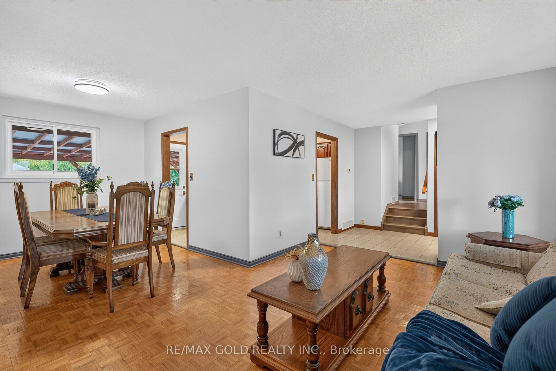 Photo 7 of 18 Esplanade Road, Brampton, Southgate — HOMEH