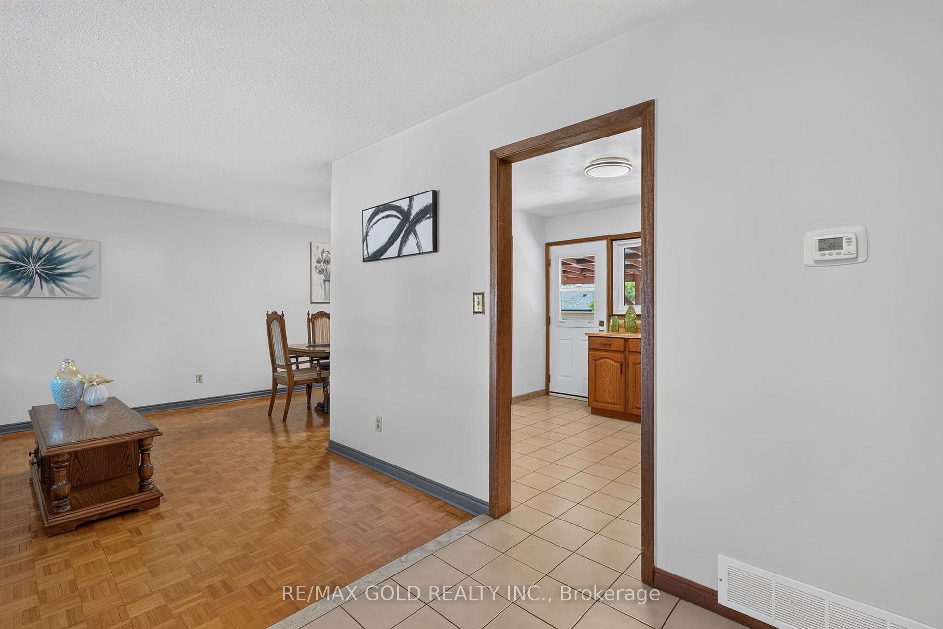 Photo 9 of 18 Esplanade Road, Brampton, Southgate — HOMEH