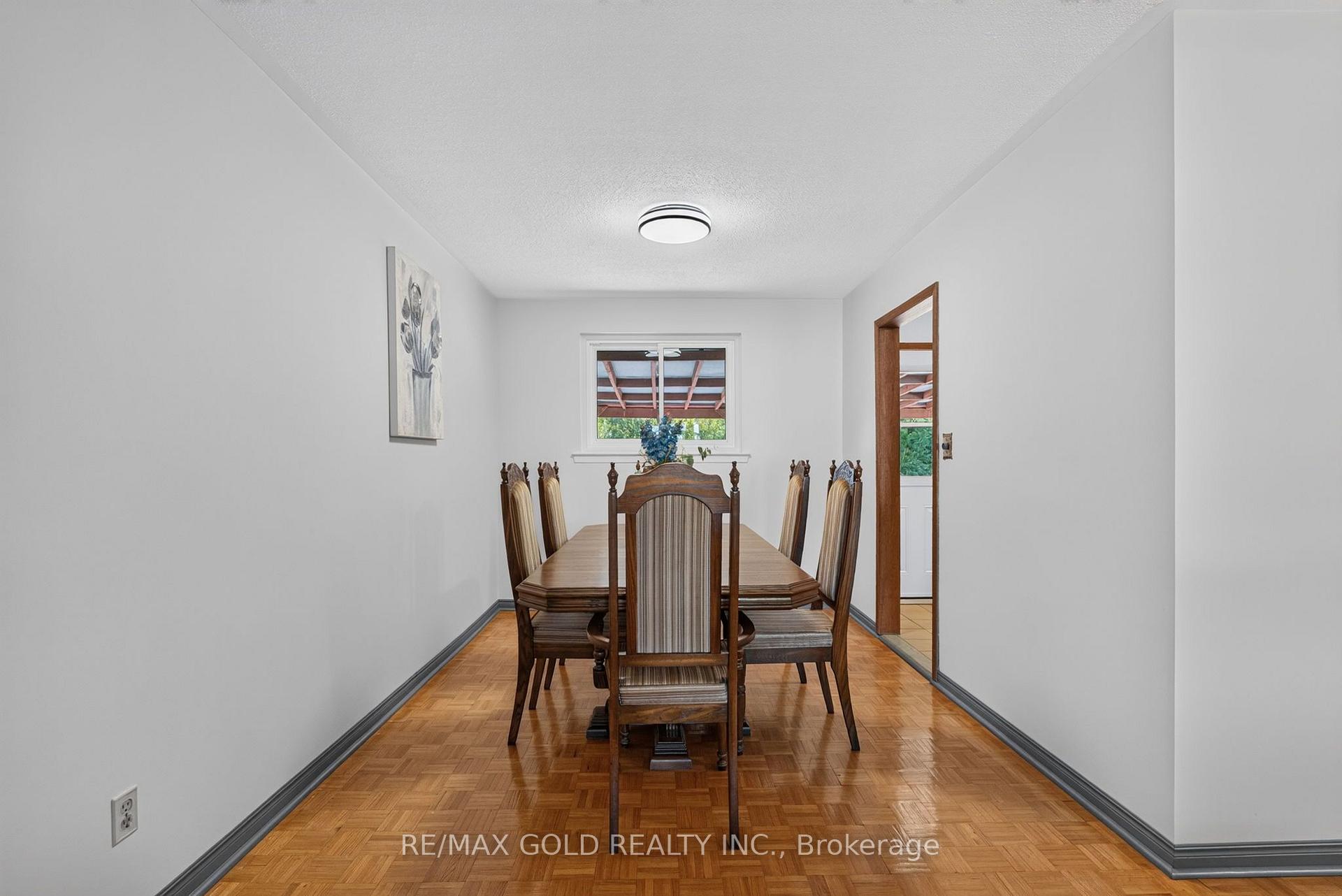 Photo 12 of 18 Esplanade Road, Brampton, Southgate — HOMEH