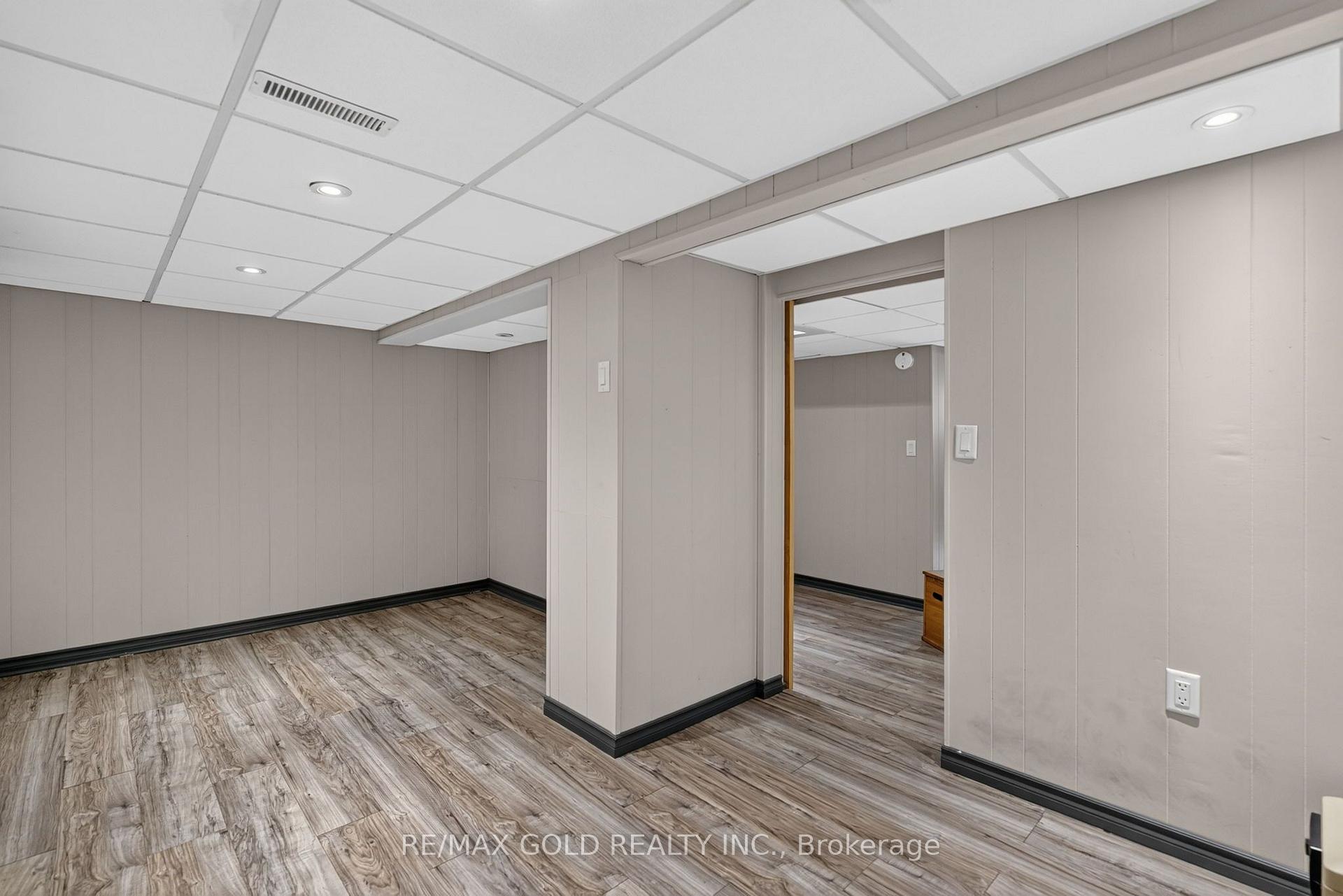 Photo 30 of 18 Esplanade Road, Brampton, Southgate — HOMEH