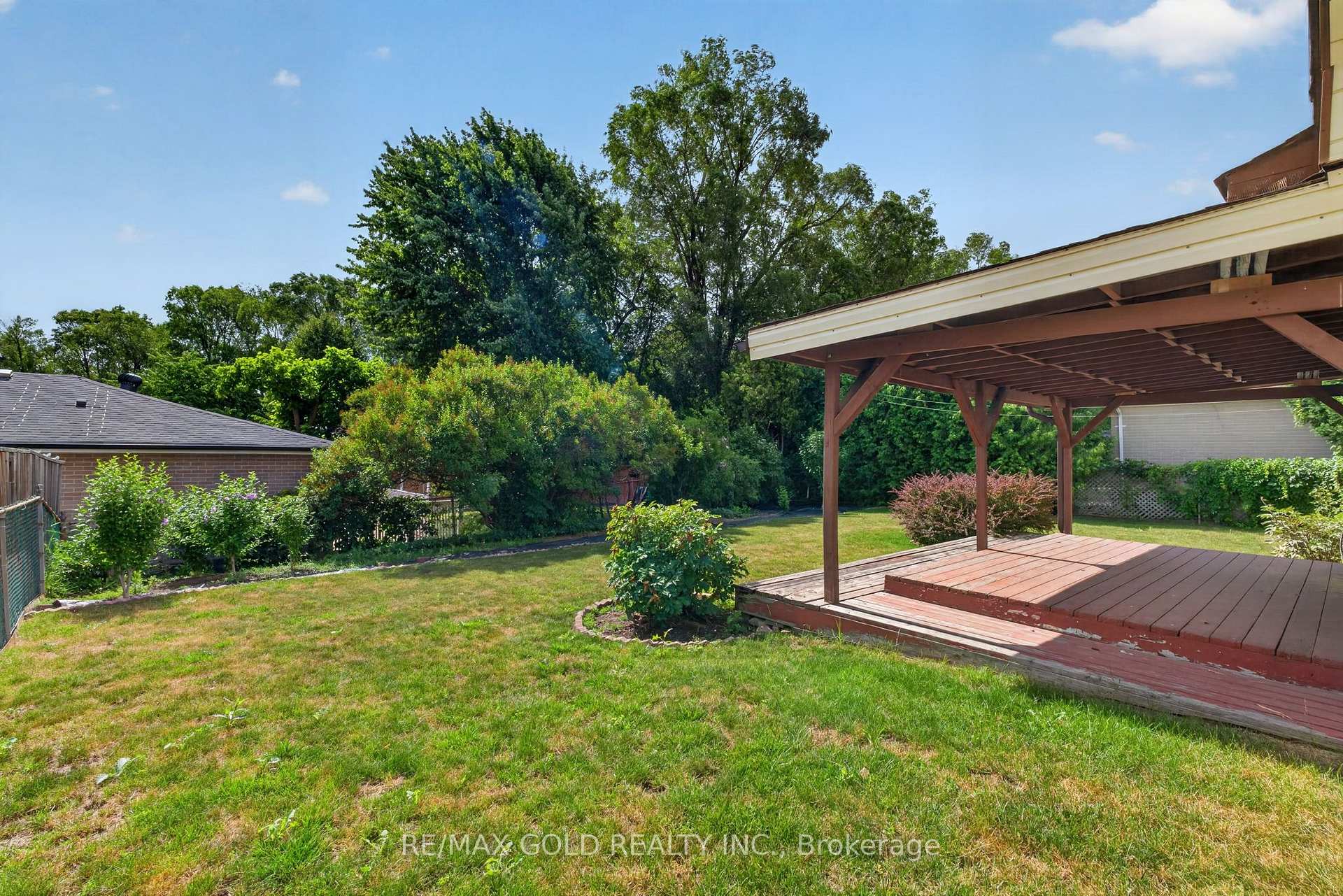 Photo 40 of 18 Esplanade Road, Brampton, Southgate — HOMEH