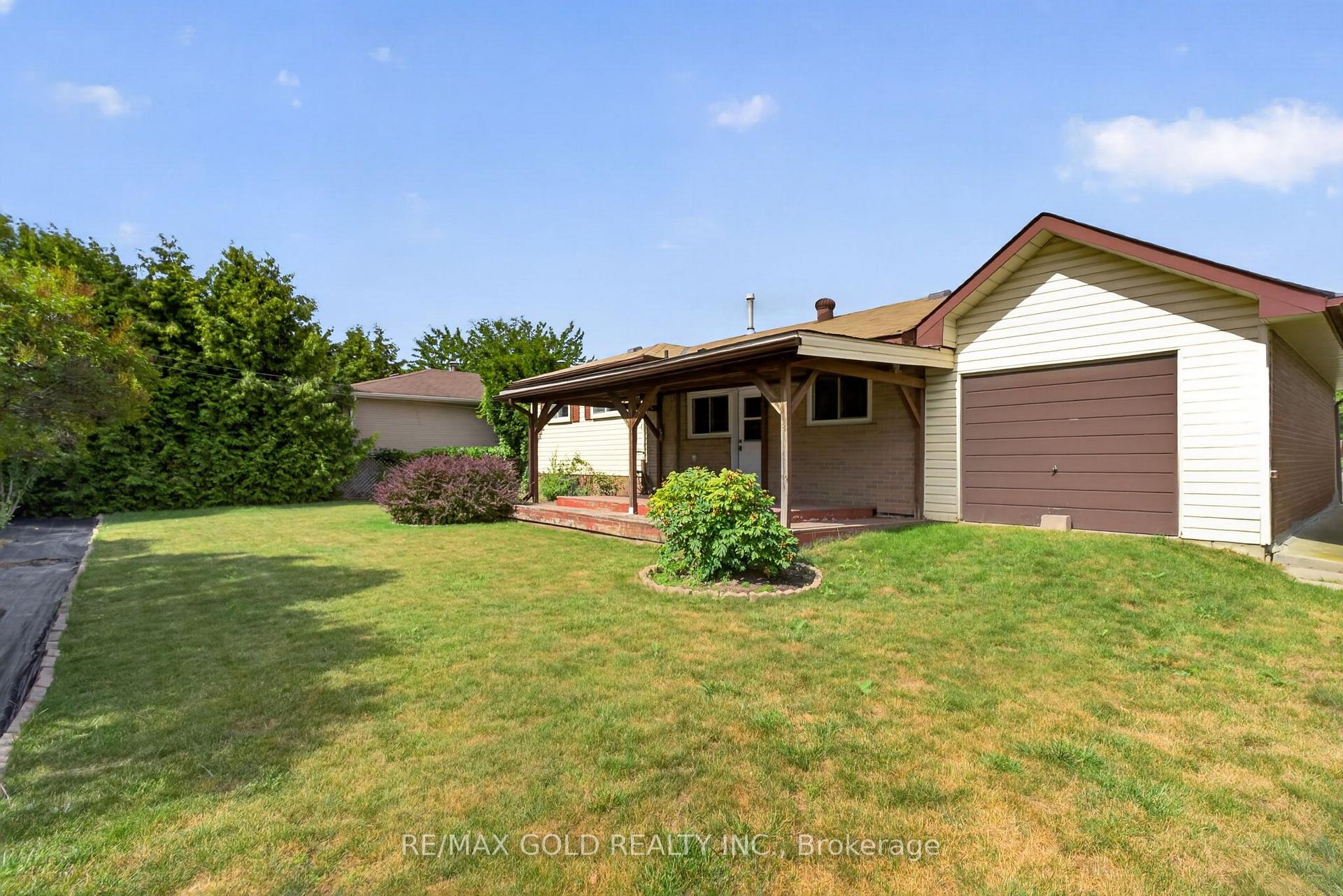 Photo 42 of 18 Esplanade Road, Brampton, Southgate — HOMEH