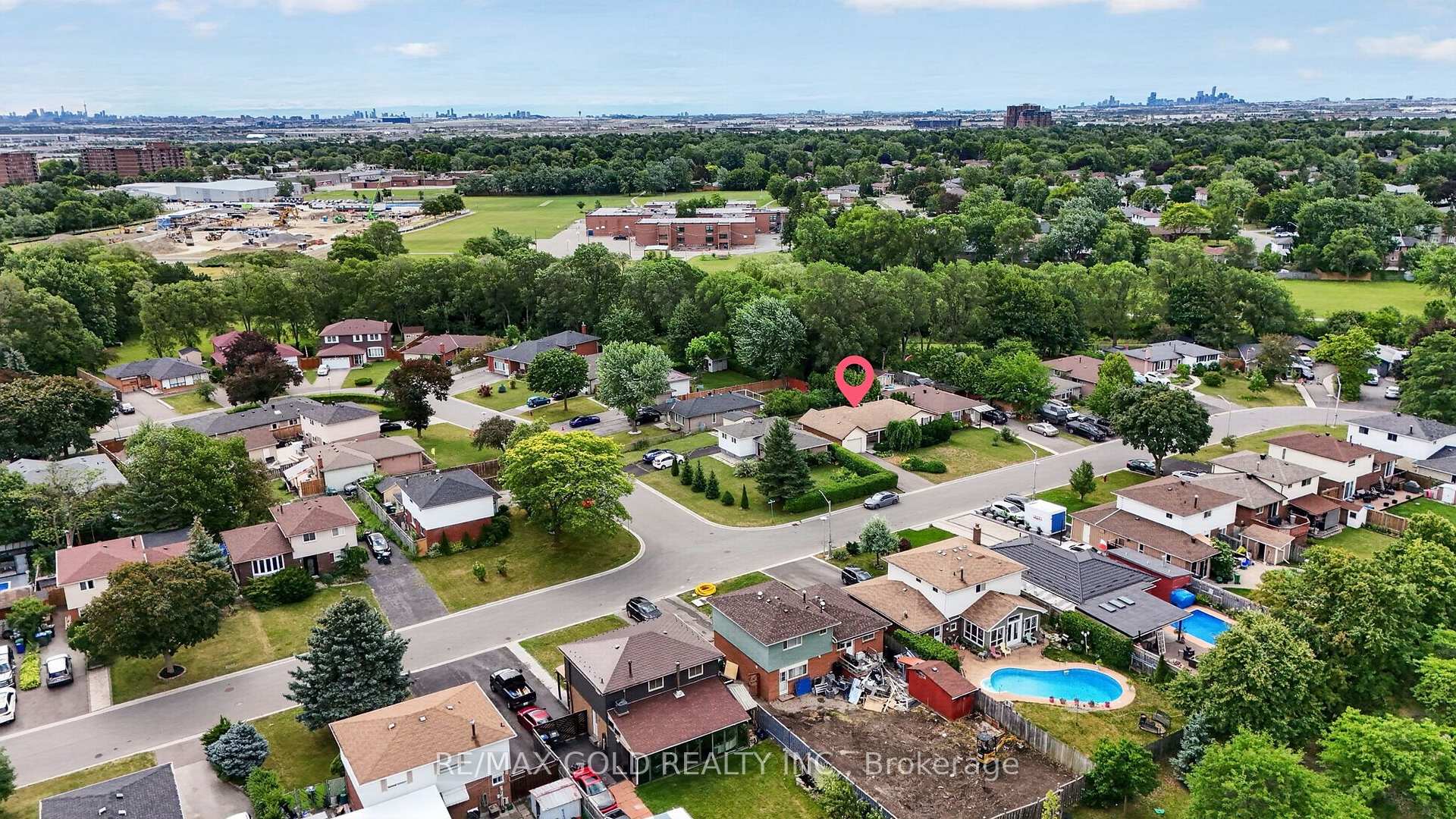 Photo 48 of 18 Esplanade Road, Brampton, Southgate — HOMEH