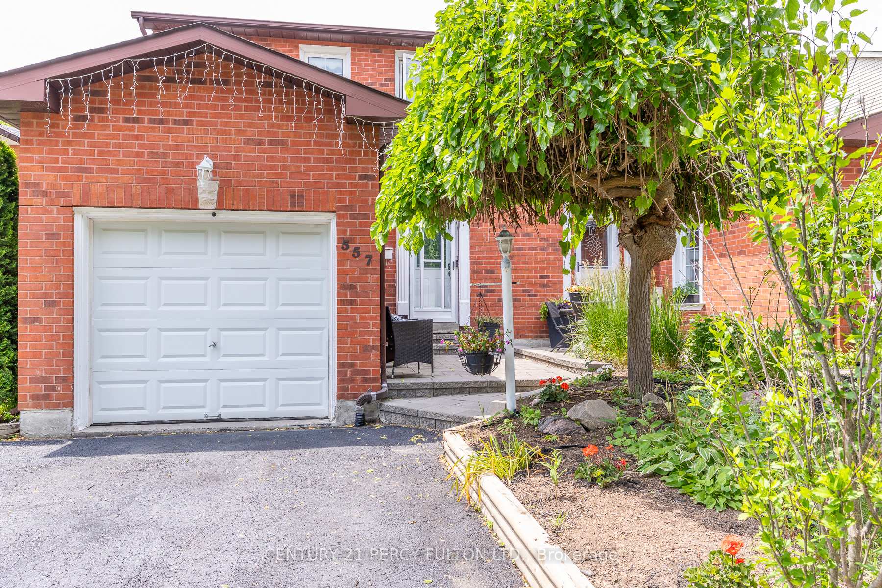 Photo 3 of 557 Cobblehill Drive, Oshawa, Pinecrest — HOMEH