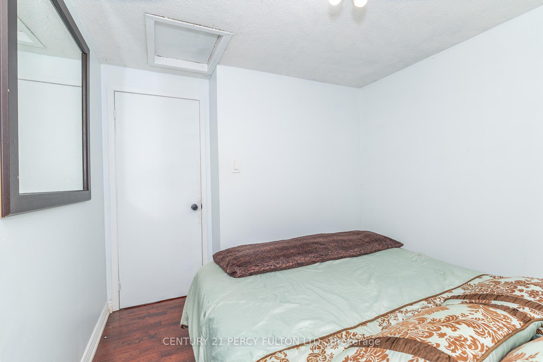 Photo 24 of 557 Cobblehill Drive, Oshawa, Pinecrest — HOMEH