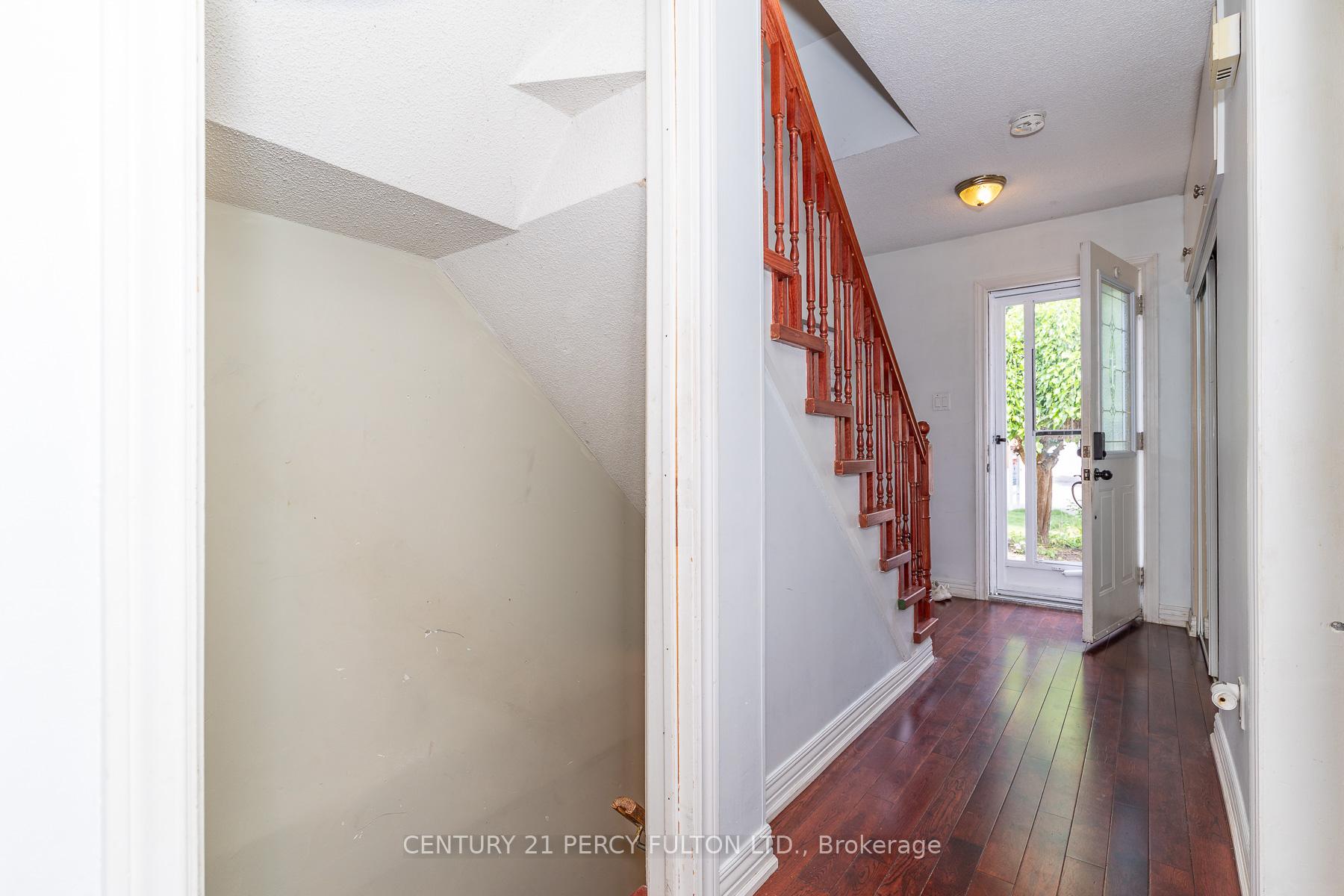 Photo 31 of 557 Cobblehill Drive, Oshawa, Pinecrest — HOMEH