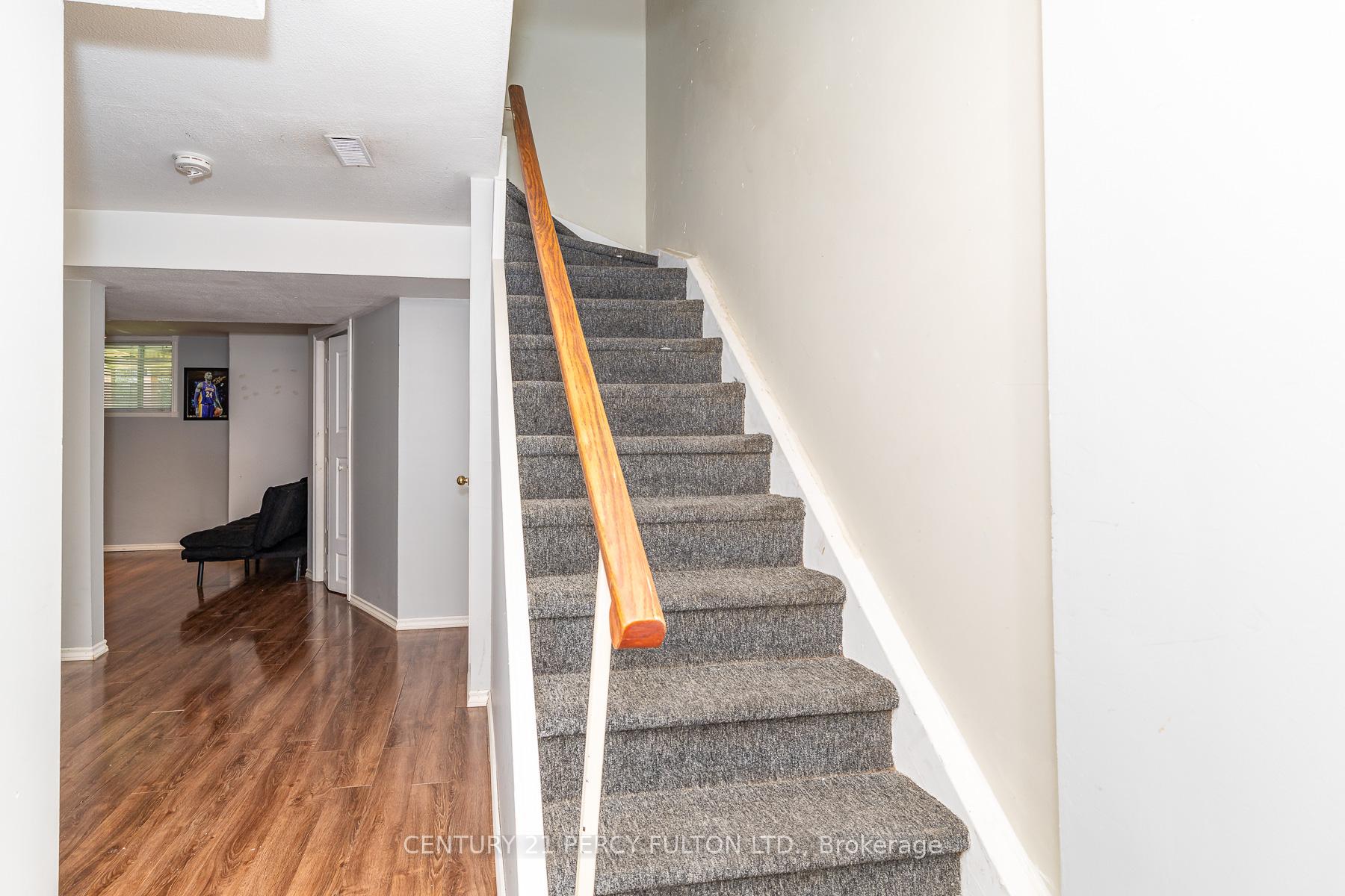 Photo 32 of 557 Cobblehill Drive, Oshawa, Pinecrest — HOMEH