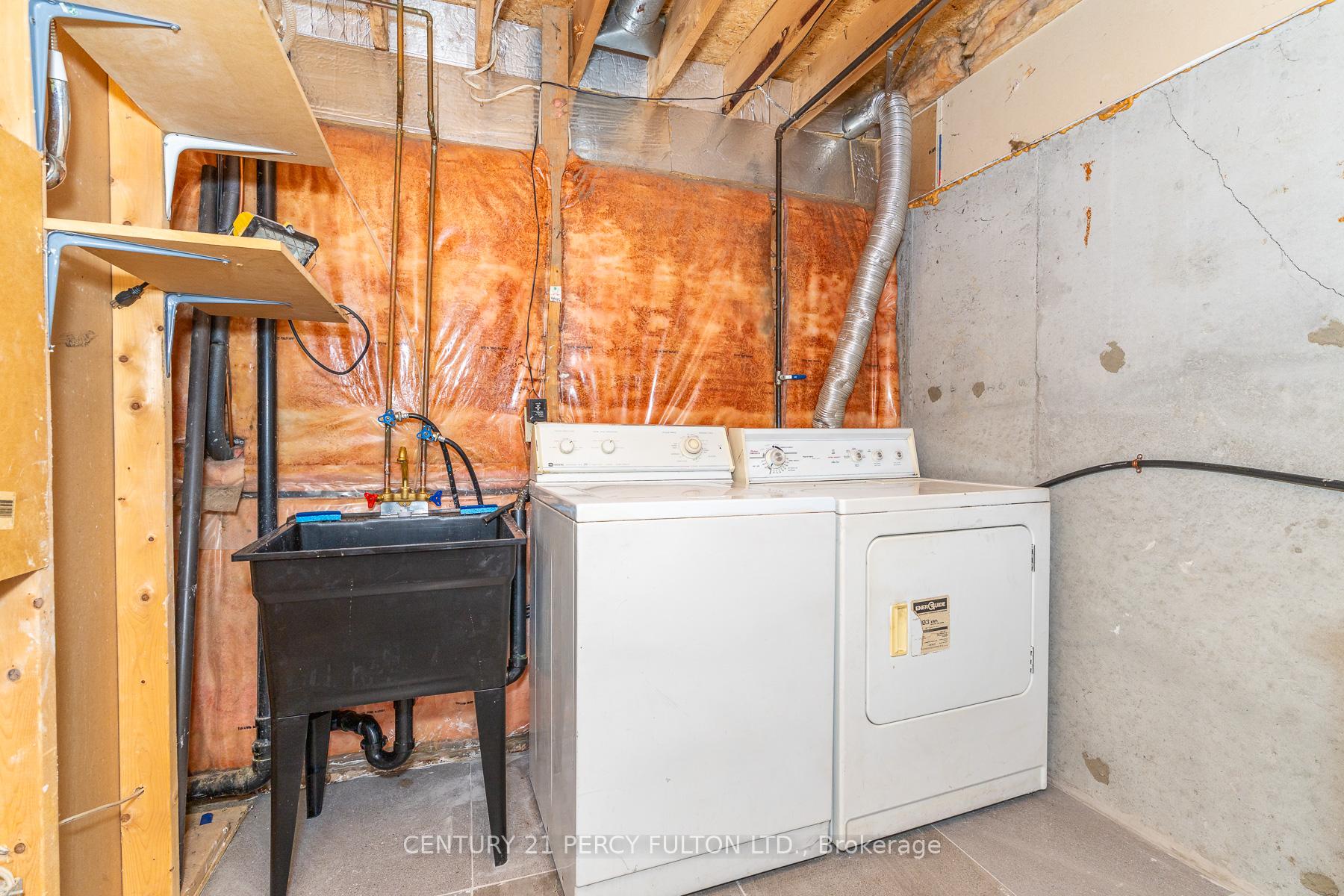 Photo 36 of 557 Cobblehill Drive, Oshawa, Pinecrest — HOMEH