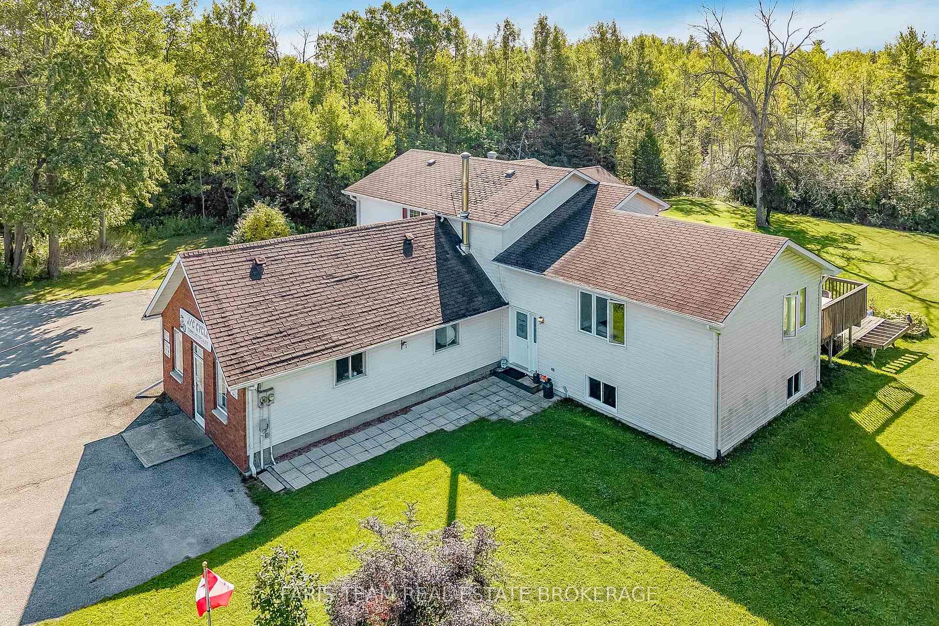 Photo of 8801 Beachwood Road