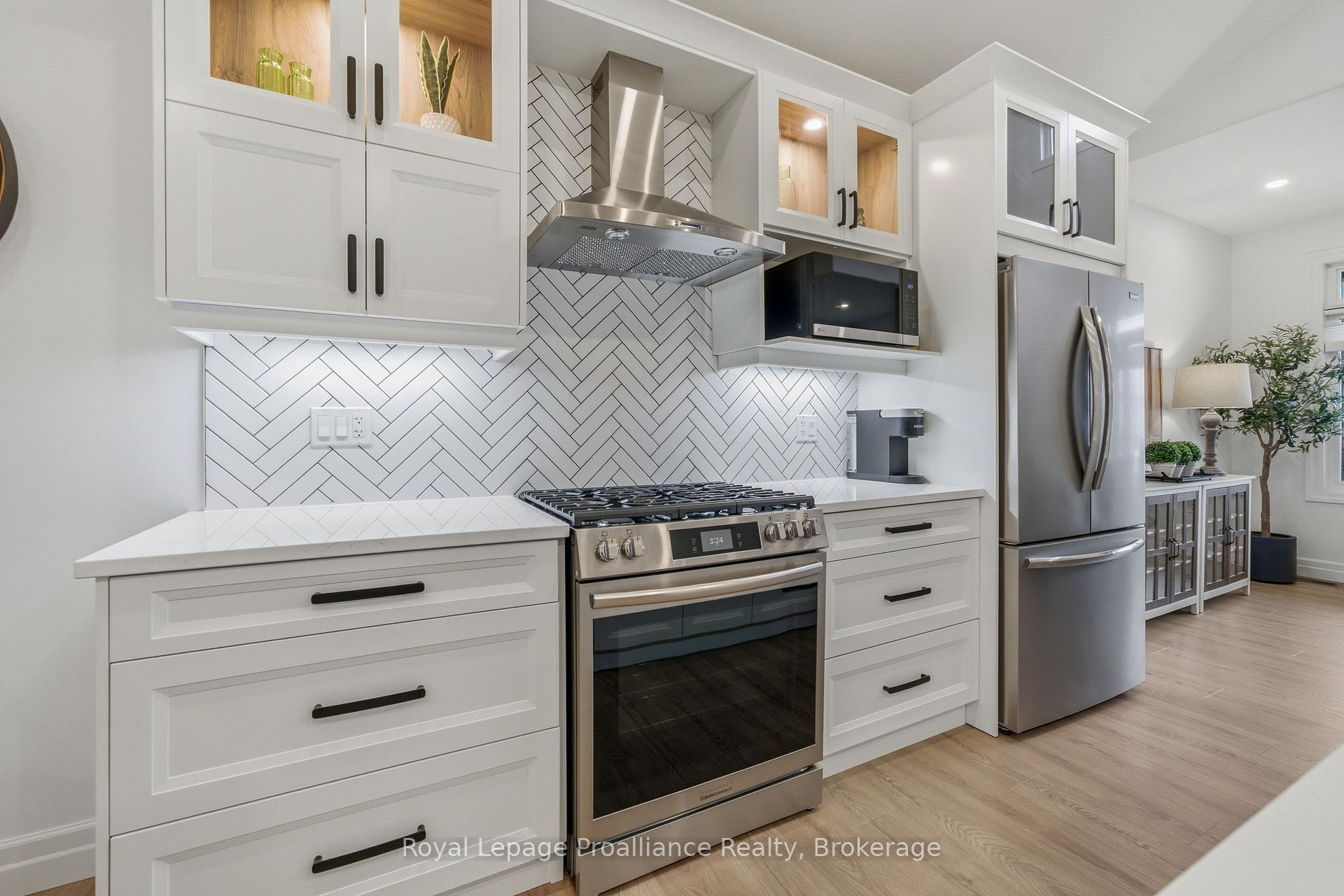 Photo 15 of 48 Deerview Drive, Quinte West, Murray Ward — HOMEH