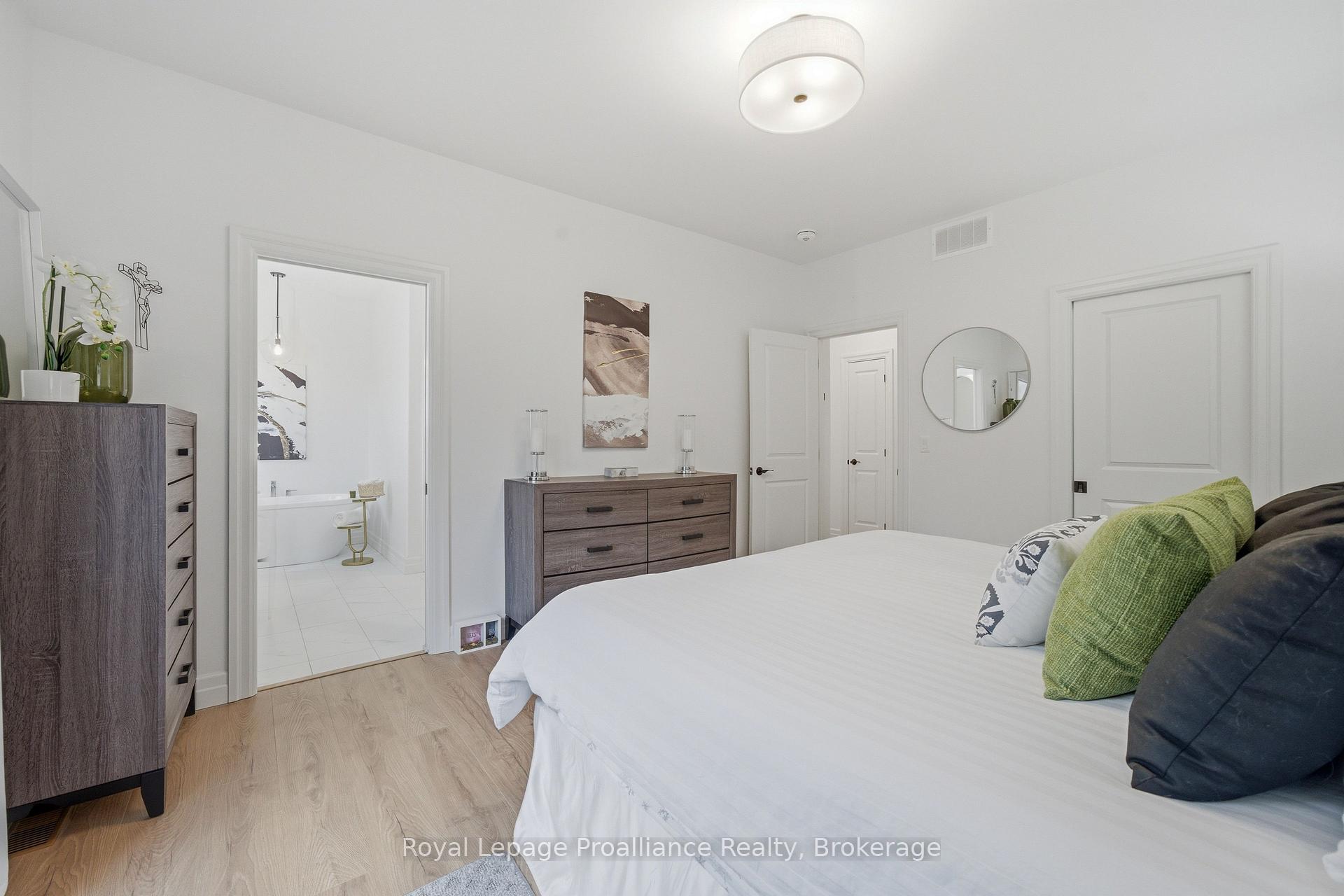 Photo 23 of 48 Deerview Drive, Quinte West, Murray Ward — HOMEH