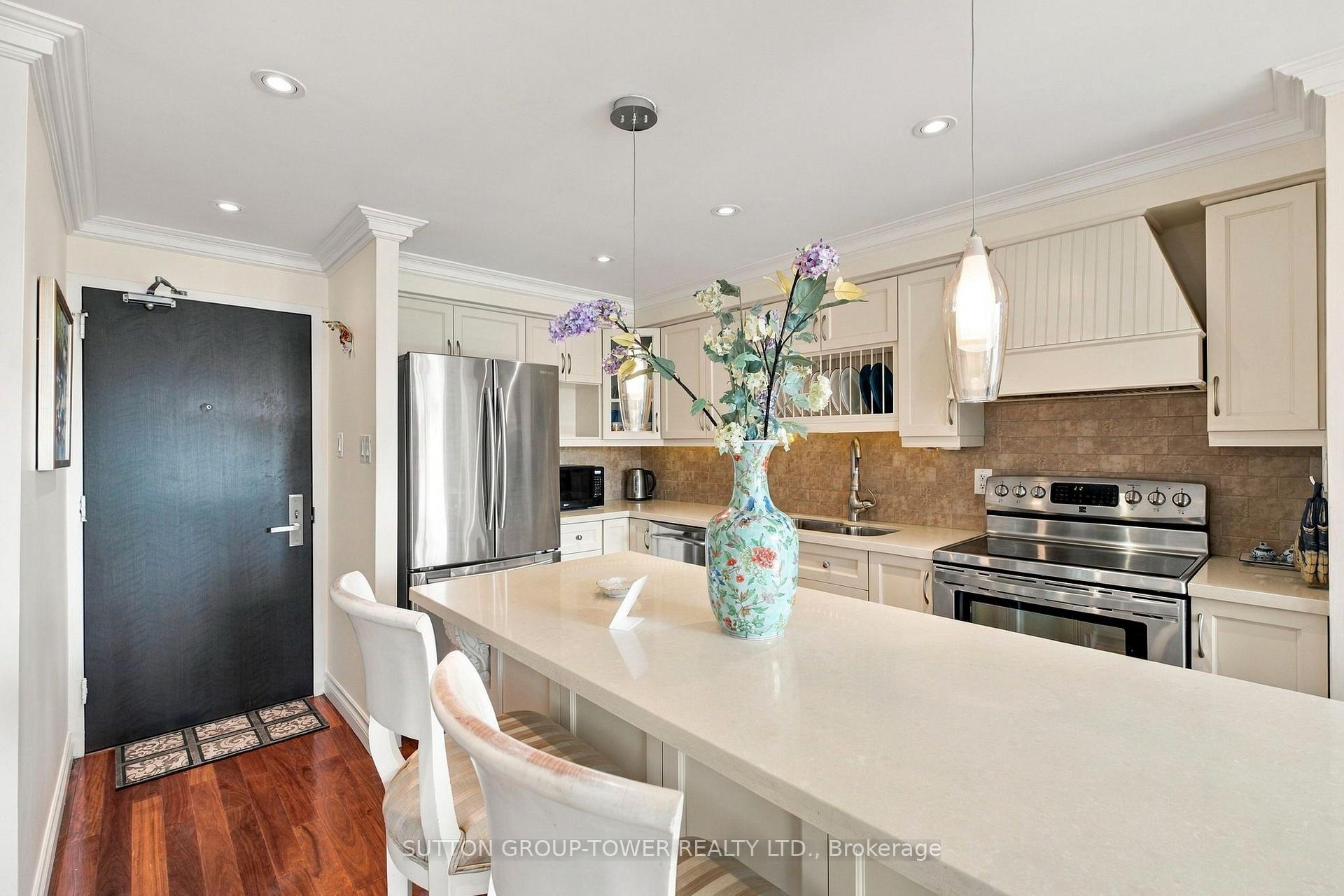 Photo 4 of Unit 319, 35 Ormskirk Avenue, Toronto, High Park-Swansea — HOMEH