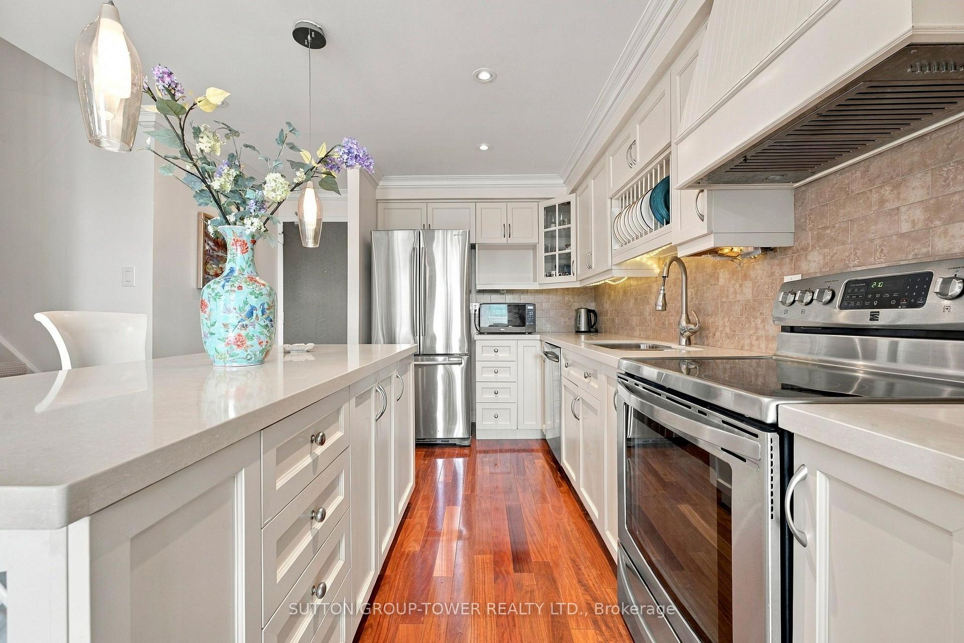 Photo 6 of Unit 319, 35 Ormskirk Avenue, Toronto, High Park-Swansea — HOMEH