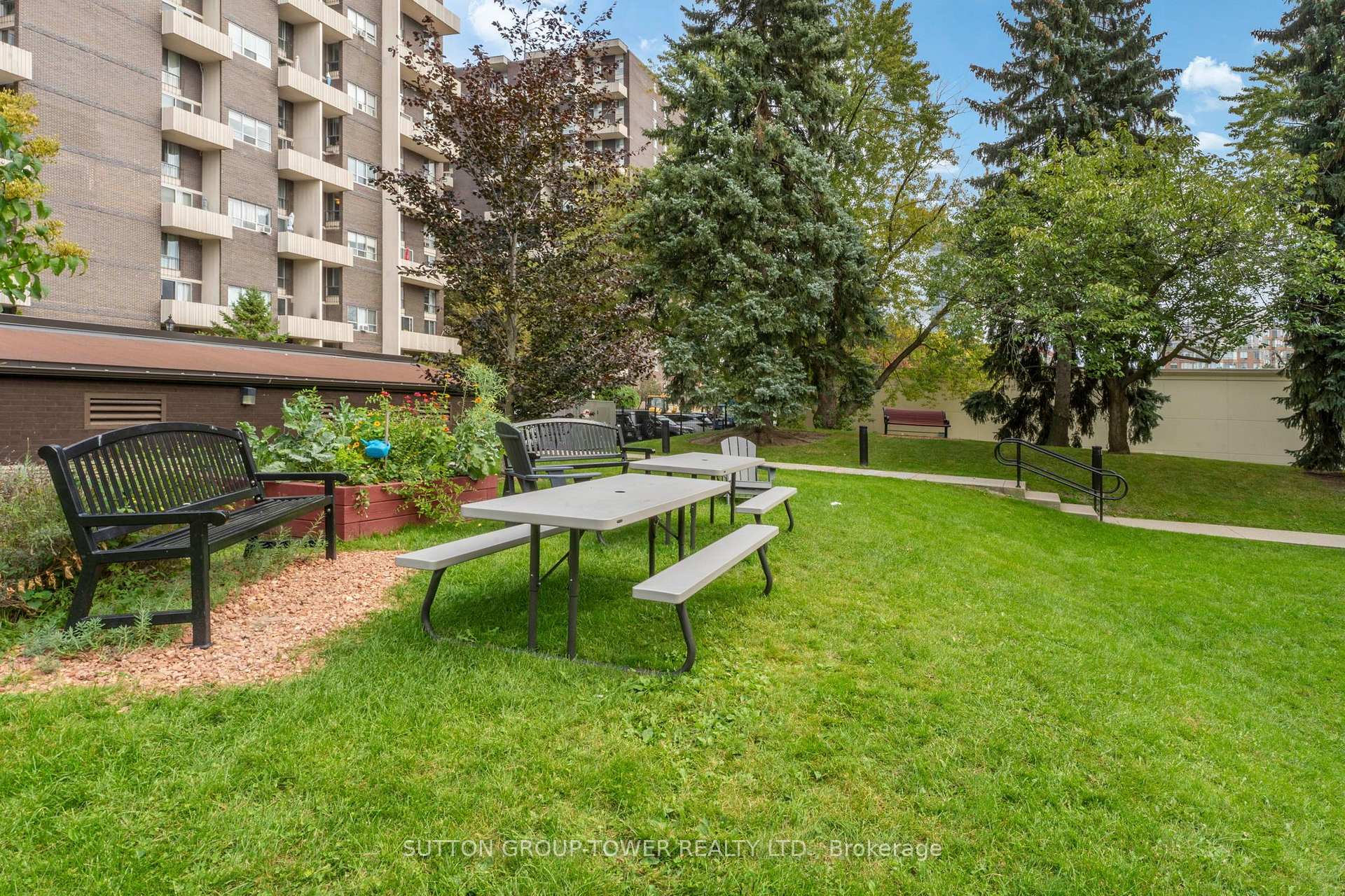 Photo 33 of Unit 319, 35 Ormskirk Avenue, Toronto, High Park-Swansea — HOMEH