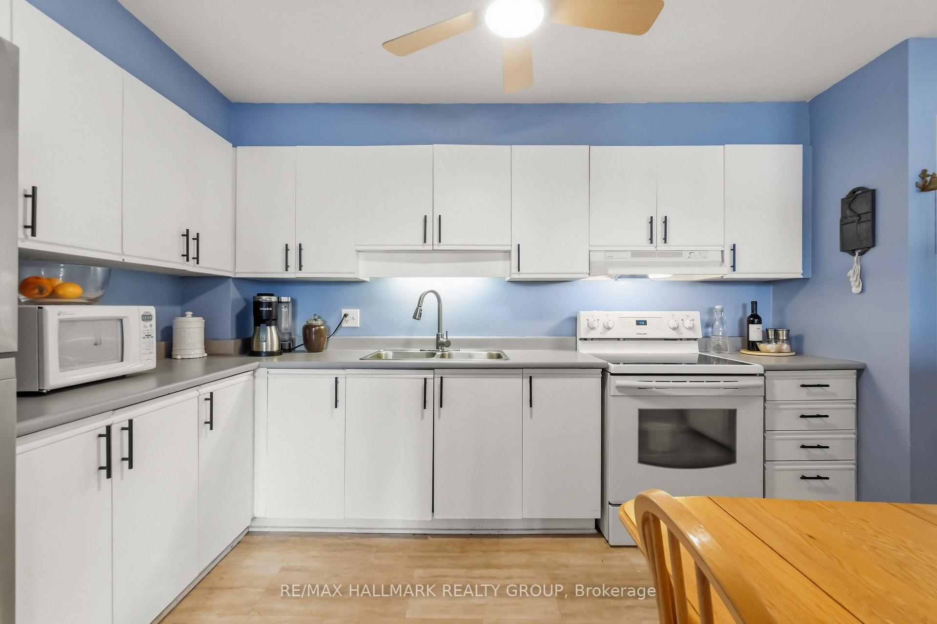 Photo 12 of Unit 400, 218 Viewmount Drive, Ottawa, Borden Farm/Stewart Farm/Carleton Heights/Parkwood Hills — HOMEH