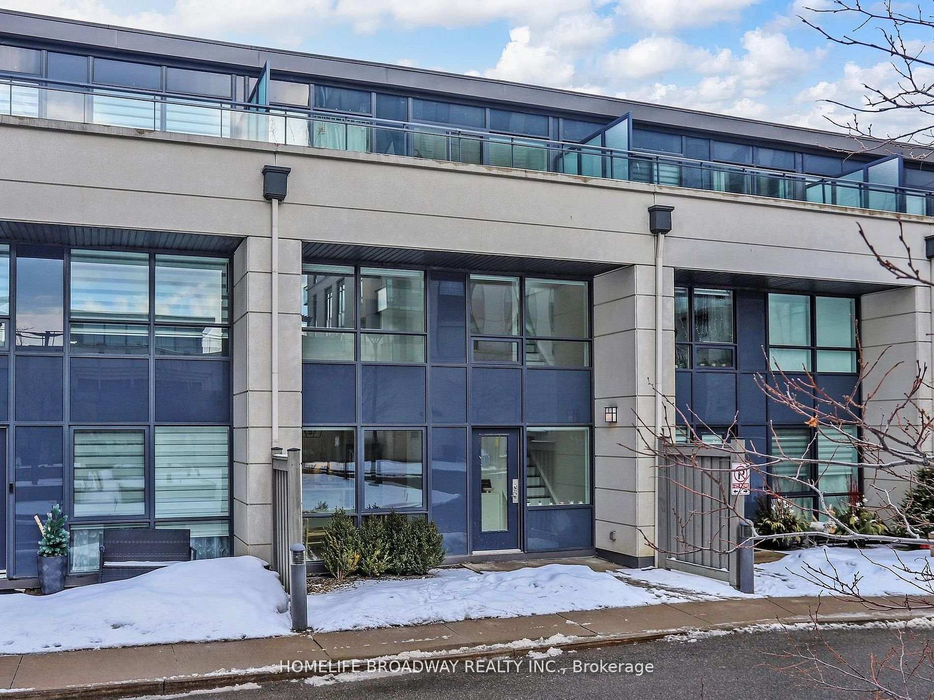 Photo 2 of Unit 112, 24 Woodstream Boulevard, Vaughan, Vaughan Grove — HOMEH