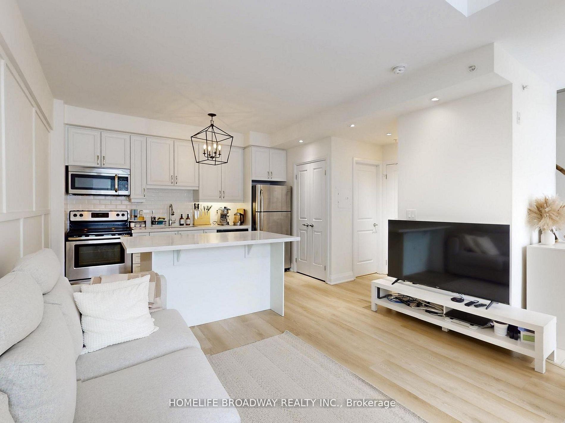 Photo 8 of Unit 112, 24 Woodstream Boulevard, Vaughan, Vaughan Grove — HOMEH
