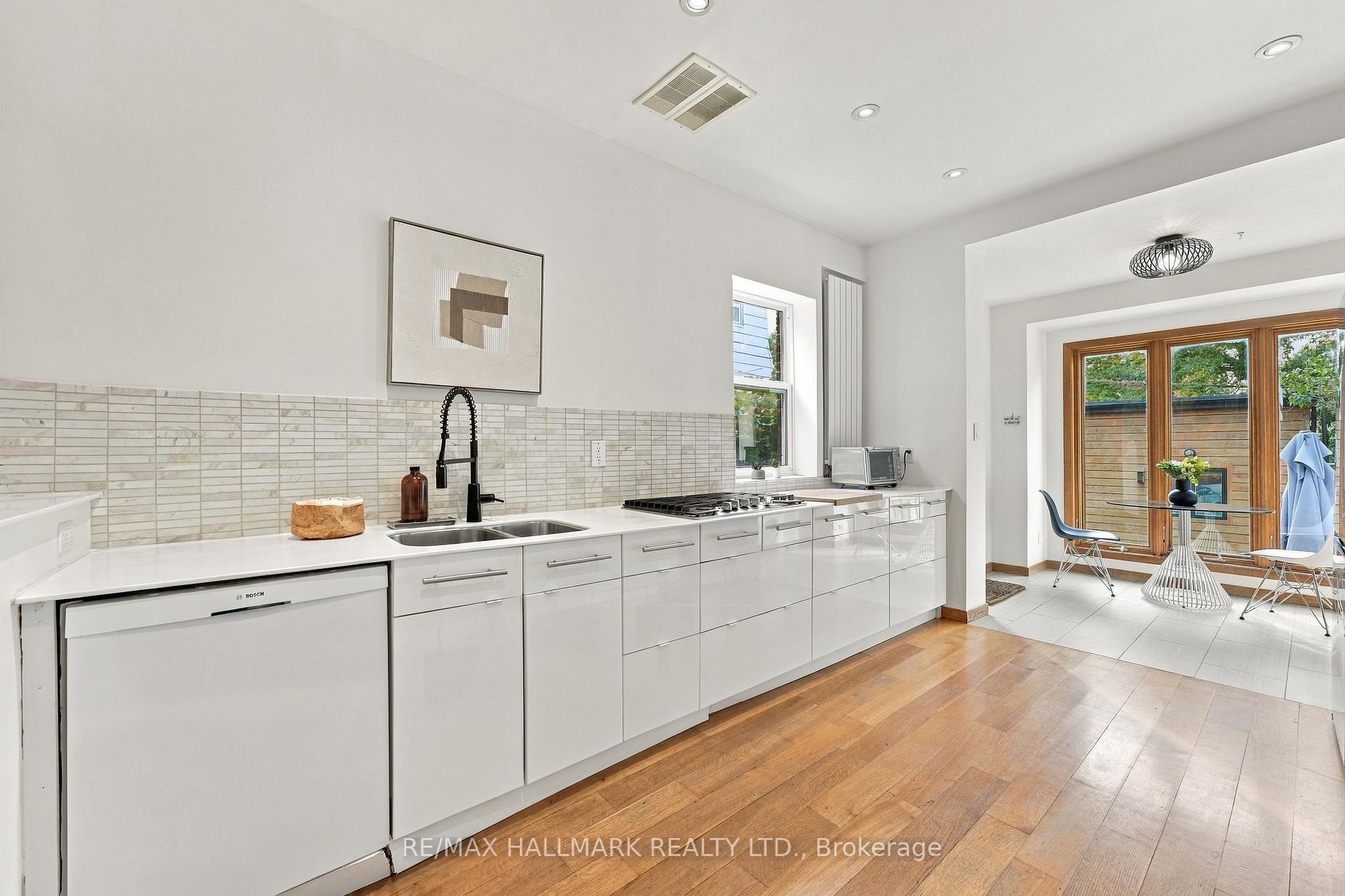Photo 15 of 31 Wright Avenue, Toronto, Roncesvalles — HOMEH