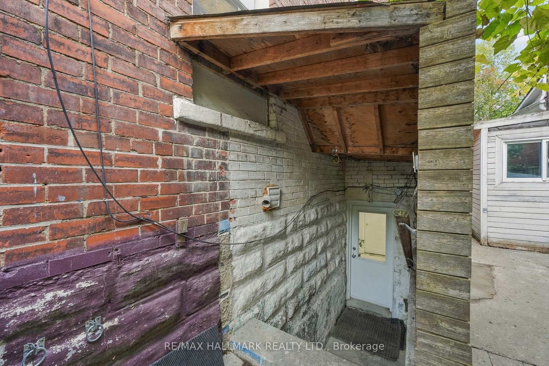 Photo 37 of 31 Wright Avenue, Toronto, Roncesvalles — HOMEH