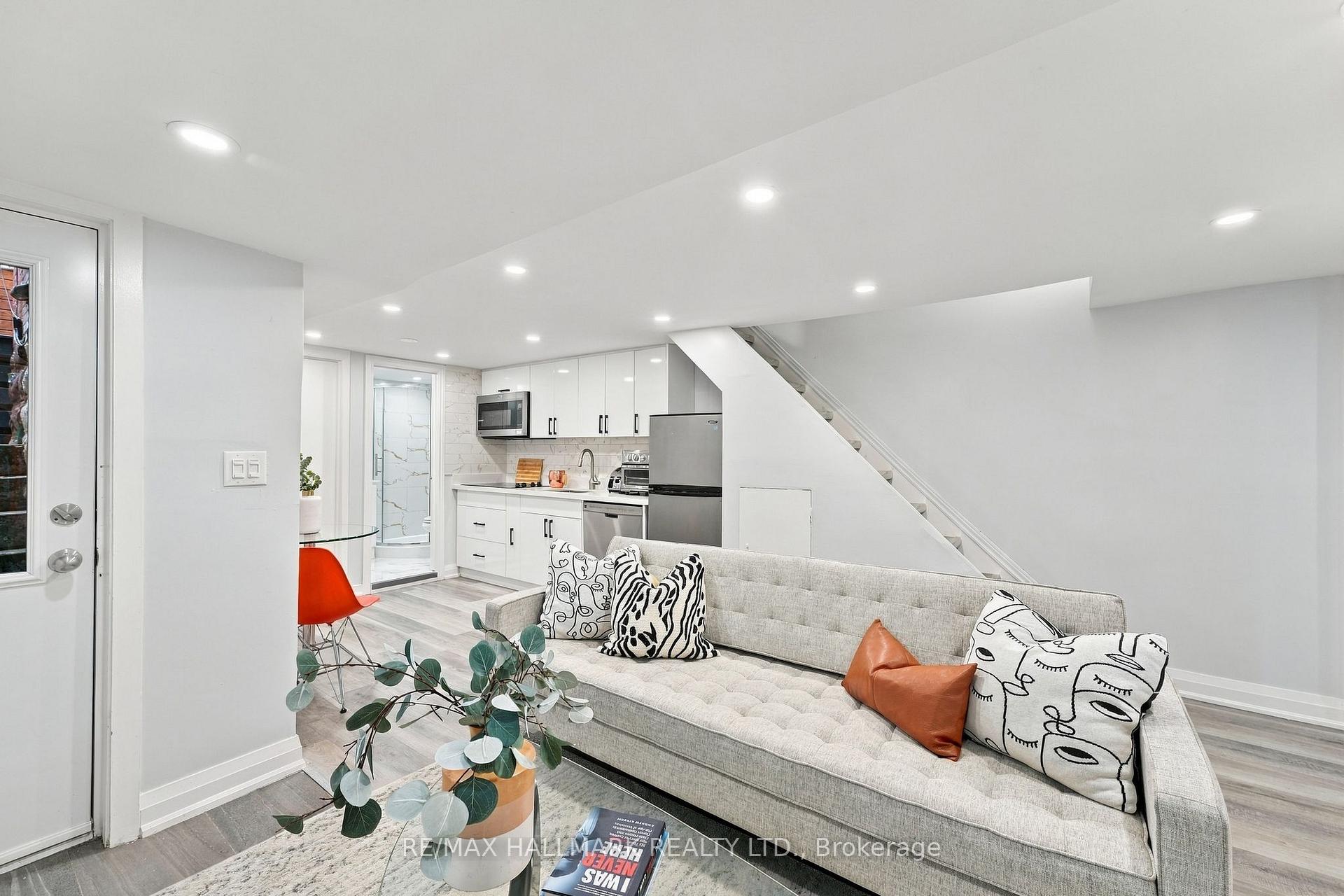 Photo 38 of 31 Wright Avenue, Toronto, Roncesvalles — HOMEH