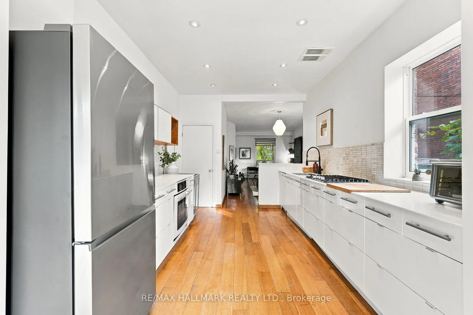 Photo 18 of 31 Wright Avenue, Toronto, Roncesvalles — HOMEH