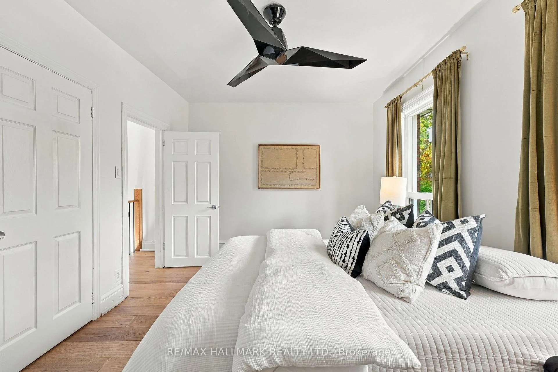 Photo 31 of 31 Wright Avenue, Toronto, Roncesvalles — HOMEH