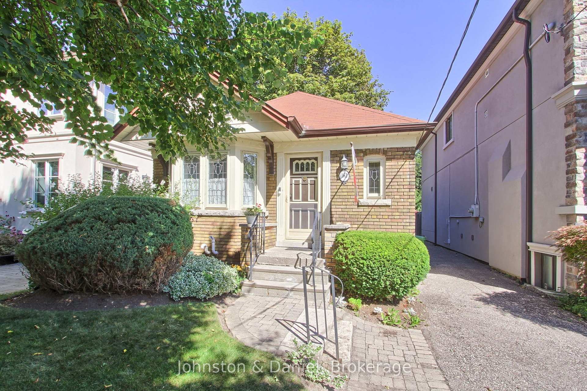 Photo 1 of 162 Donlea Drive, Toronto, Leaside — HOMEH