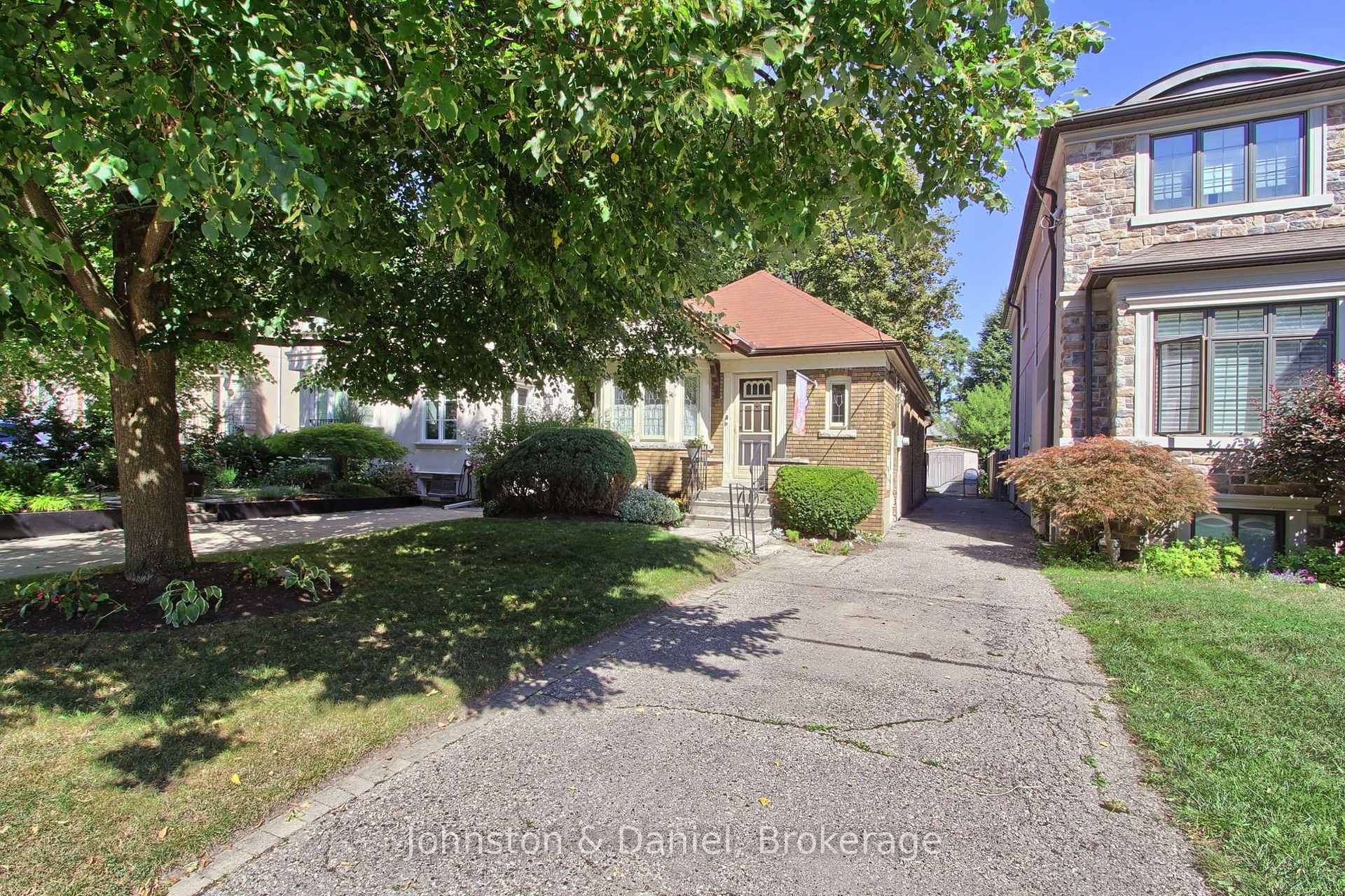 Photo 6 of 162 Donlea Drive, Toronto, Leaside — HOMEH