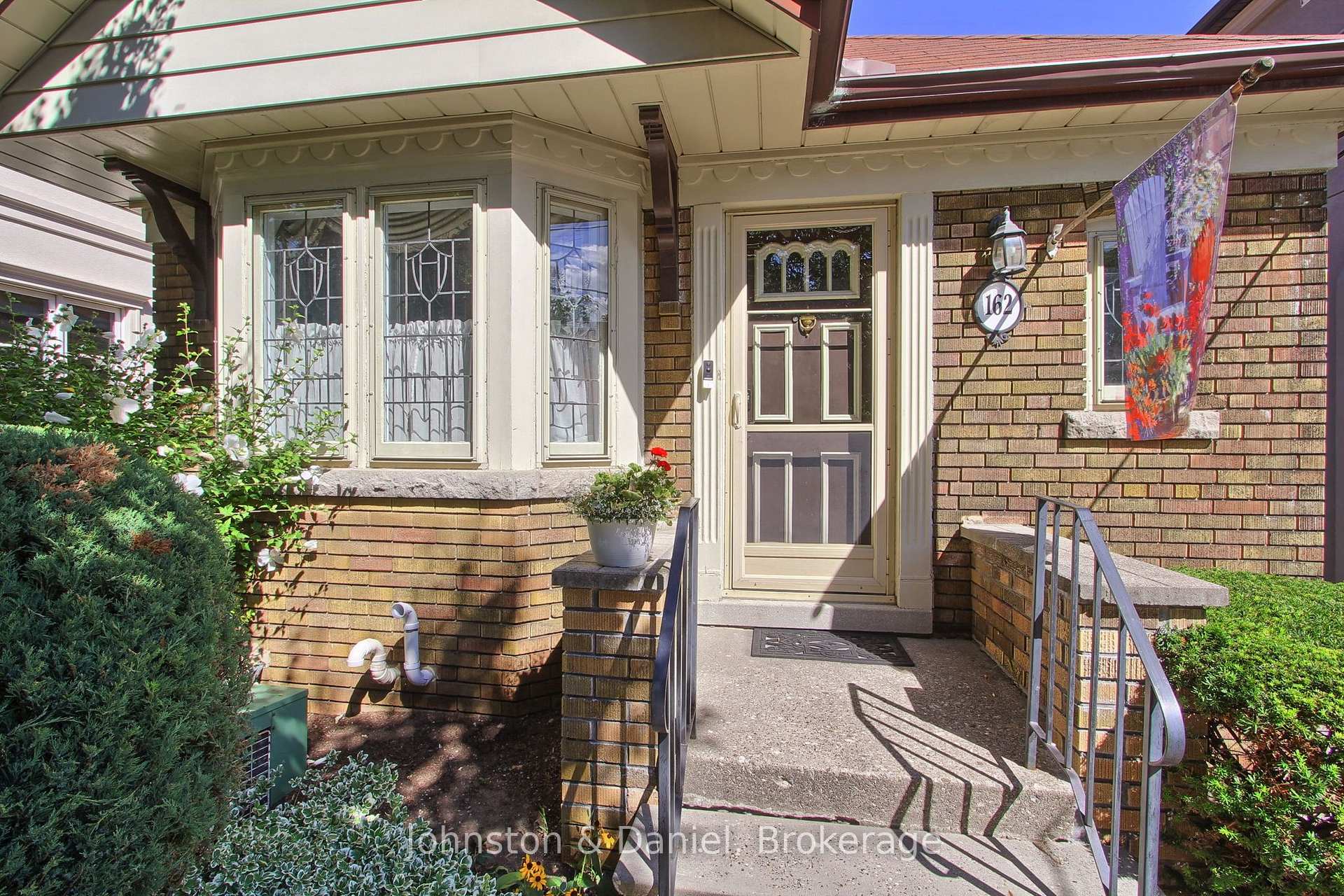 Photo 7 of 162 Donlea Drive, Toronto, Leaside — HOMEH