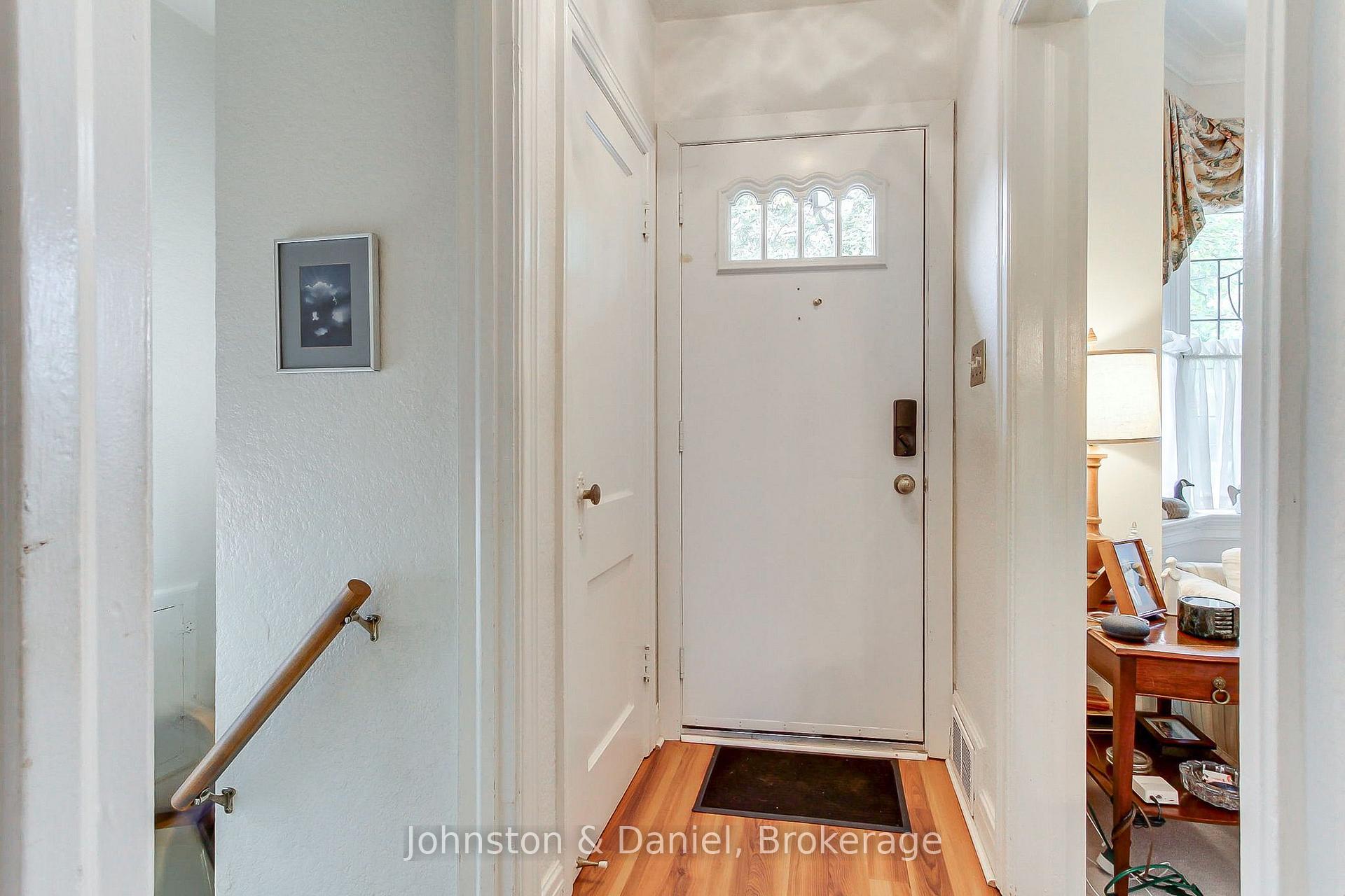 Photo 8 of 162 Donlea Drive, Toronto, Leaside — HOMEH