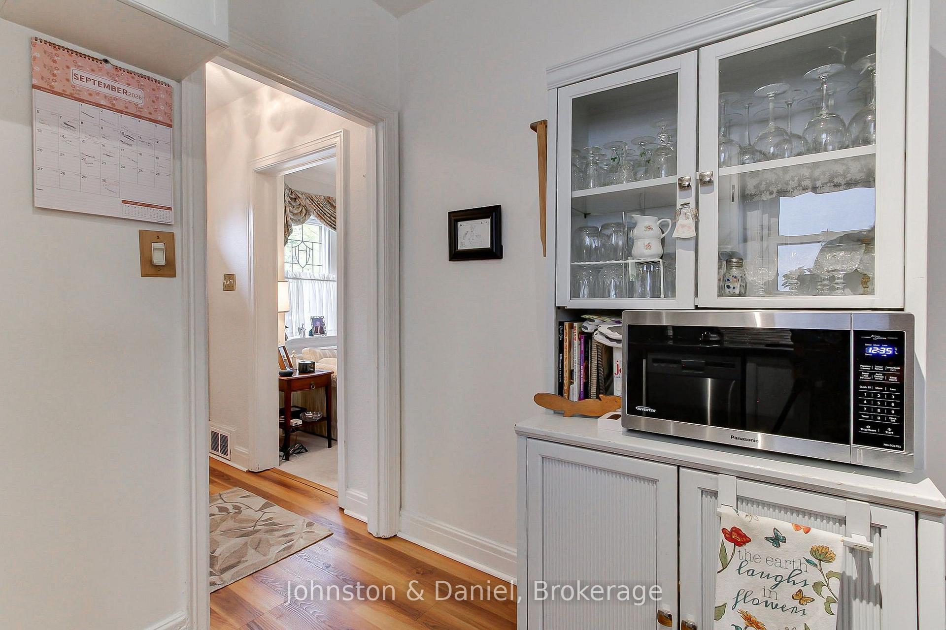 Photo 17 of 162 Donlea Drive, Toronto, Leaside — HOMEH