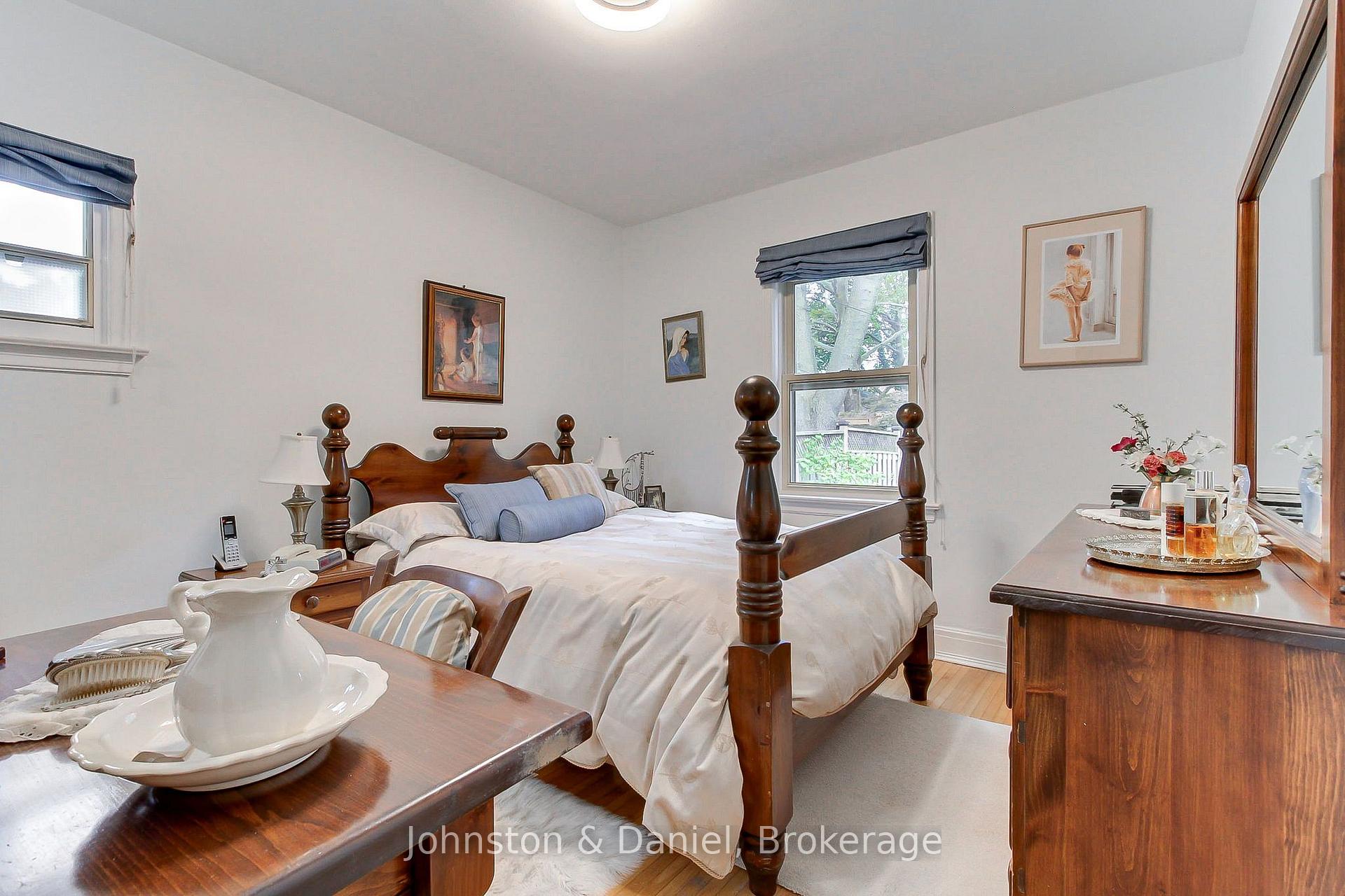 Photo 23 of 162 Donlea Drive, Toronto, Leaside — HOMEH