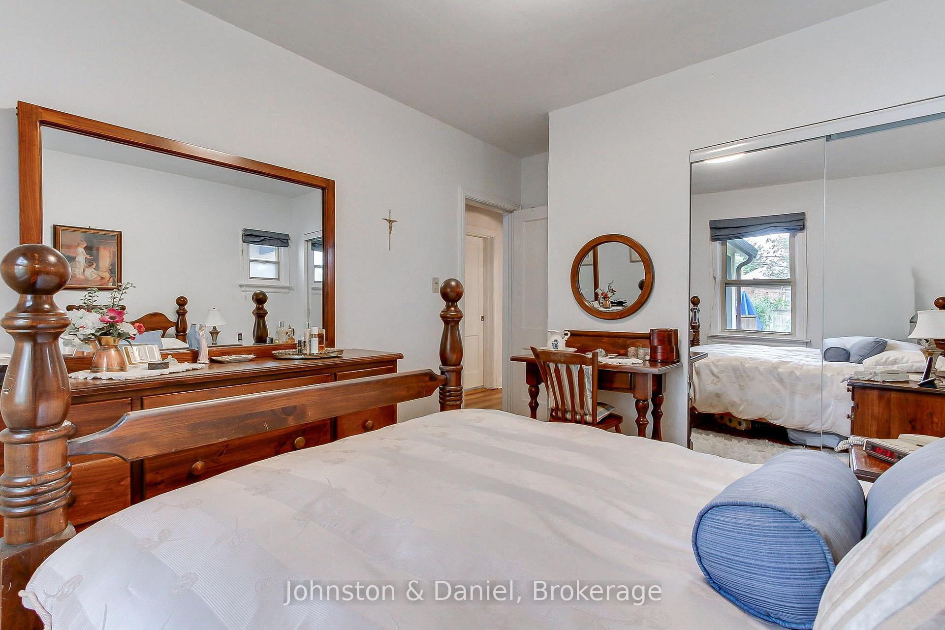 Photo 24 of 162 Donlea Drive, Toronto, Leaside — HOMEH