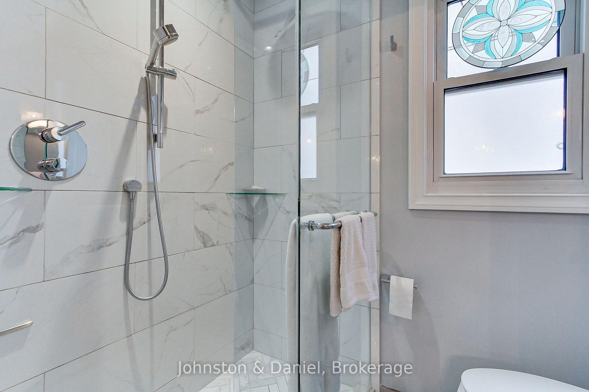 Photo 28 of 162 Donlea Drive, Toronto, Leaside — HOMEH