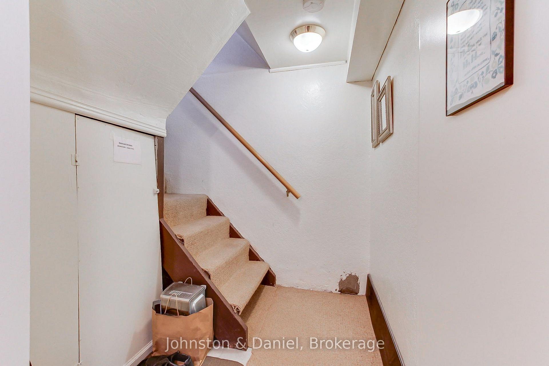 Photo 30 of 162 Donlea Drive, Toronto, Leaside — HOMEH