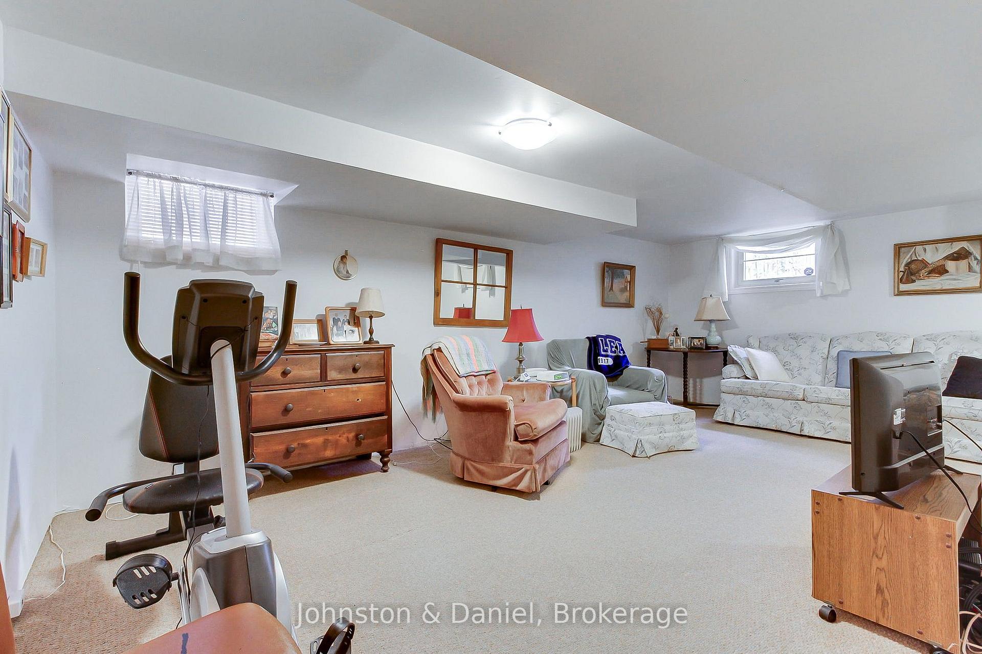 Photo 31 of 162 Donlea Drive, Toronto, Leaside — HOMEH