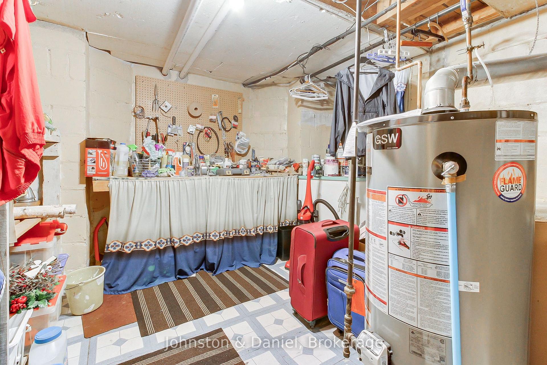 Photo 38 of 162 Donlea Drive, Toronto, Leaside — HOMEH