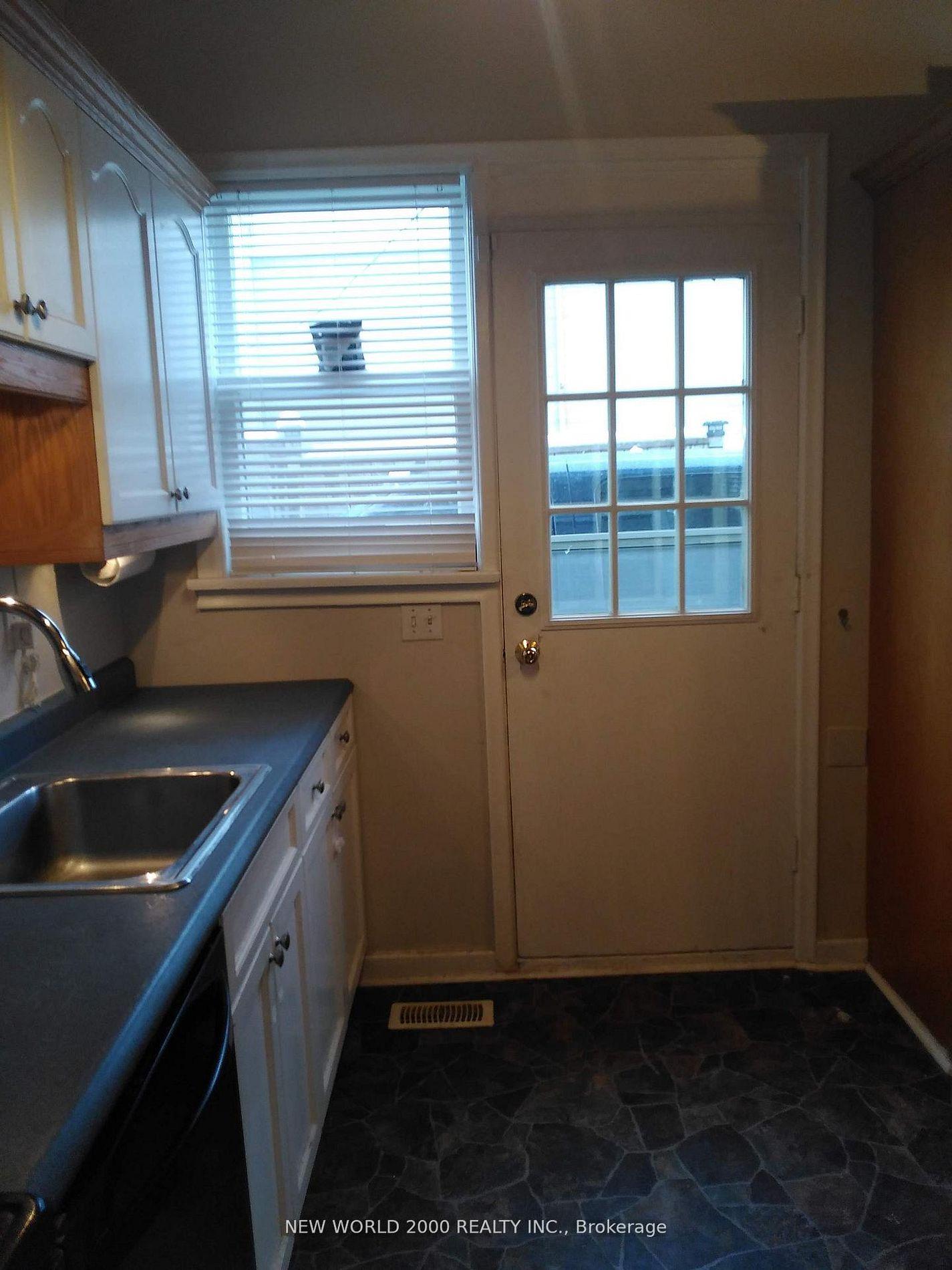 Photo 7 of 920 Greenwood Crescent, Whitby, Downtown Whitby — HOMEH