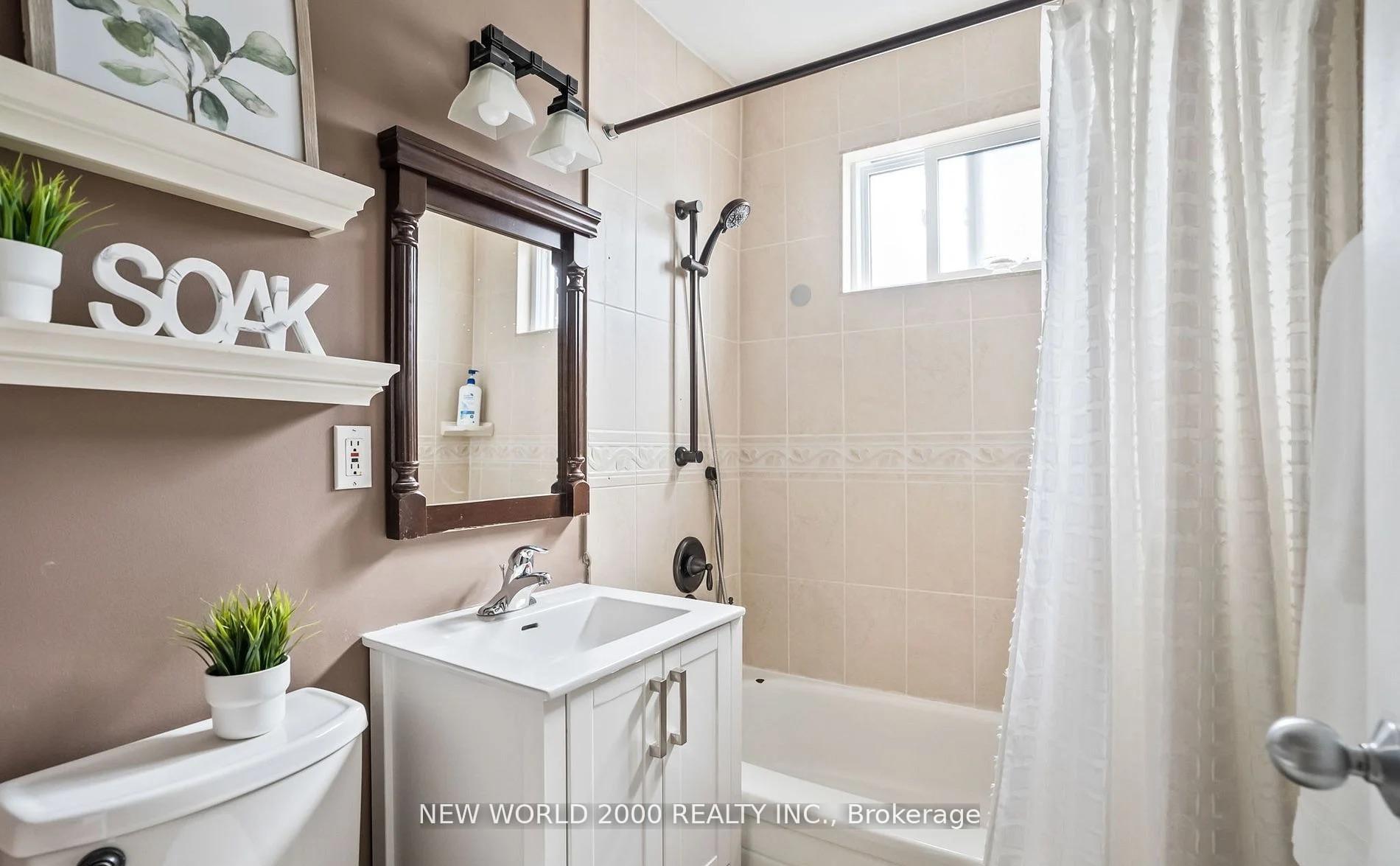 Photo 13 of 920 Greenwood Crescent, Whitby, Downtown Whitby — HOMEH