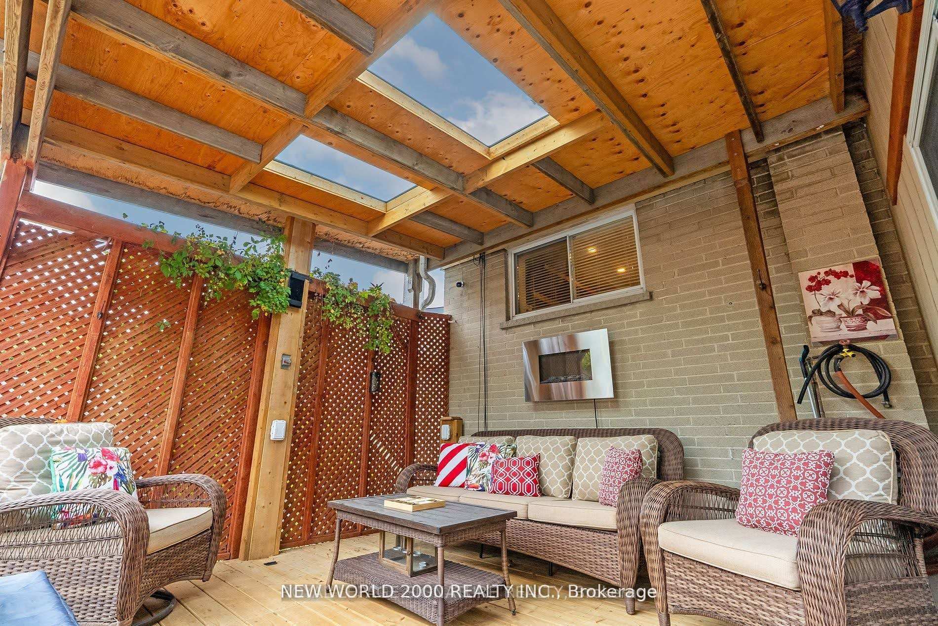 Photo 24 of 920 Greenwood Crescent, Whitby, Downtown Whitby — HOMEH