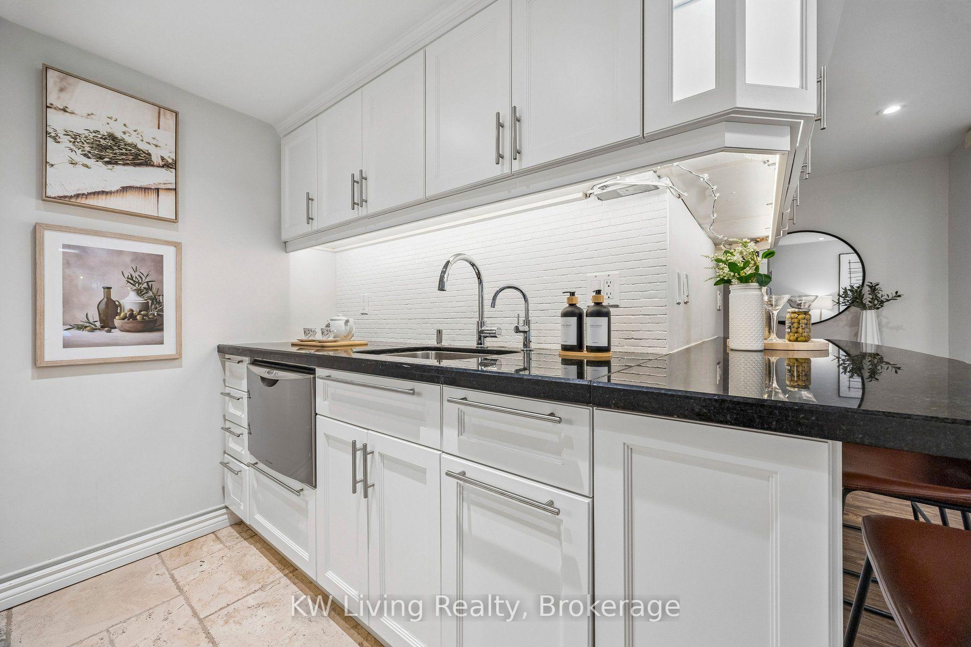 Photo 10 of Unit 3, 87 Lillian Street, Toronto, Mount Pleasant West — HOMEH