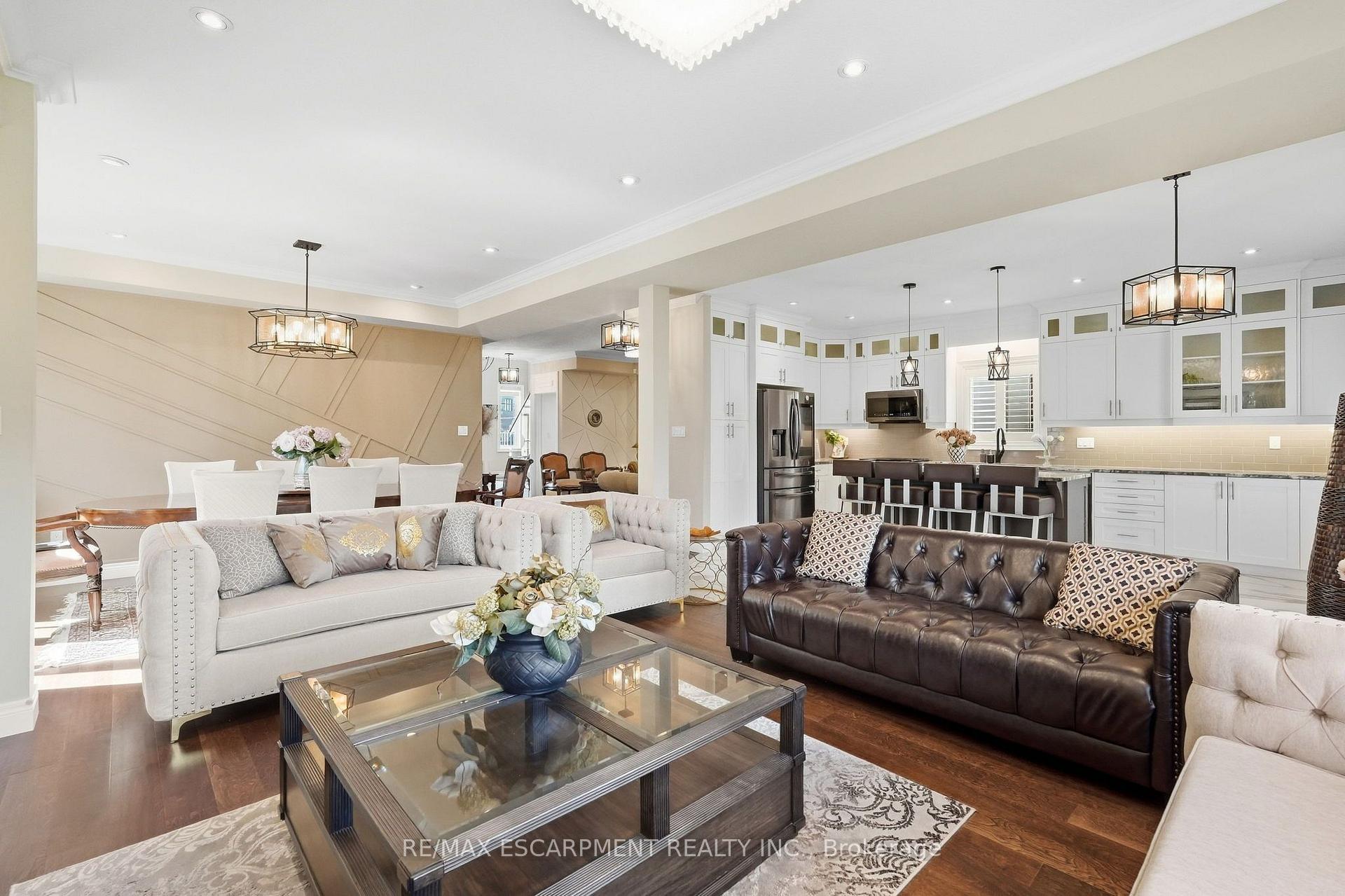 Photo 12 of 88 Eringate Court, Hamilton, Stoney Creek Mountain — HOMEH